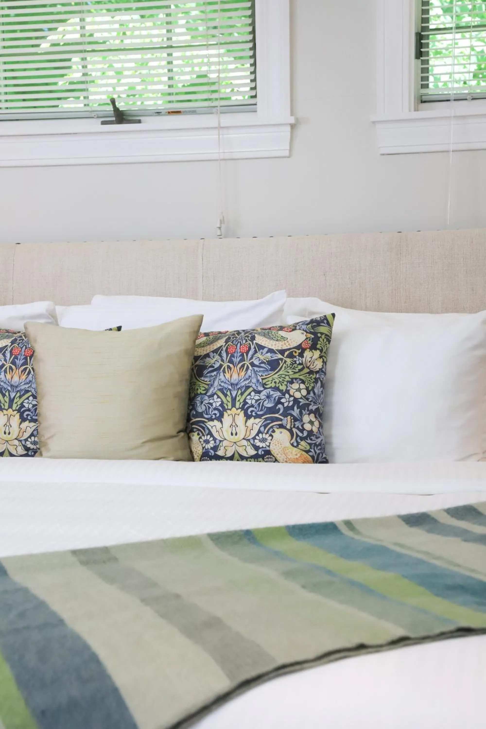 Bed in Hartstone Inn