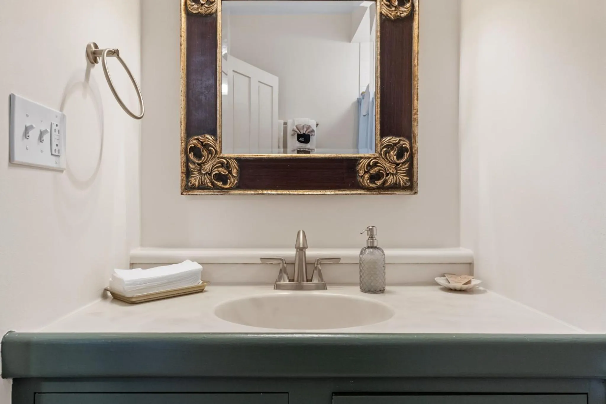 Bathroom in Hartstone Inn