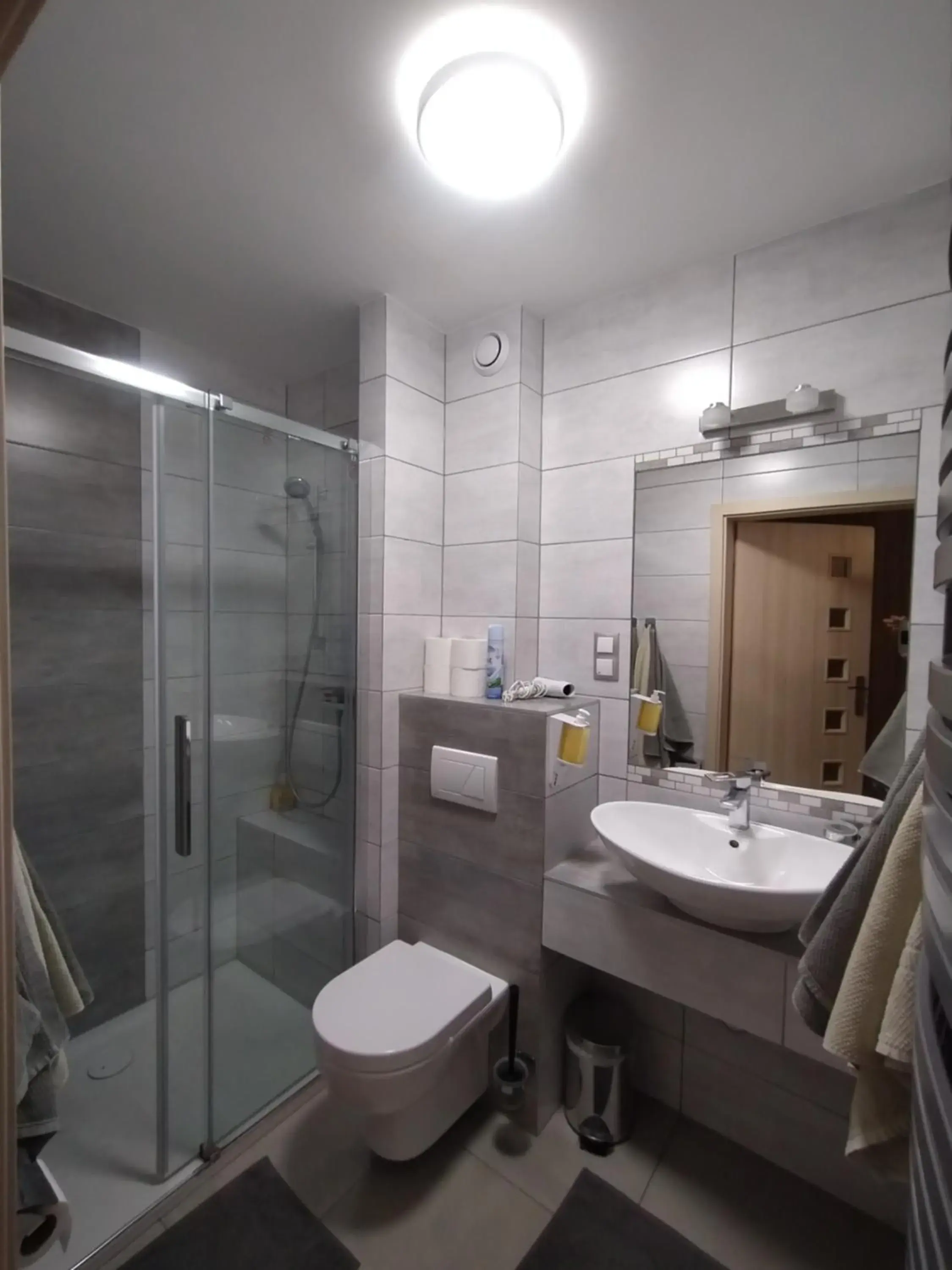 Double Room with Private Bathroom in Gdanziger Dom Double Room with Private Bathroom in Gdanziger Dom