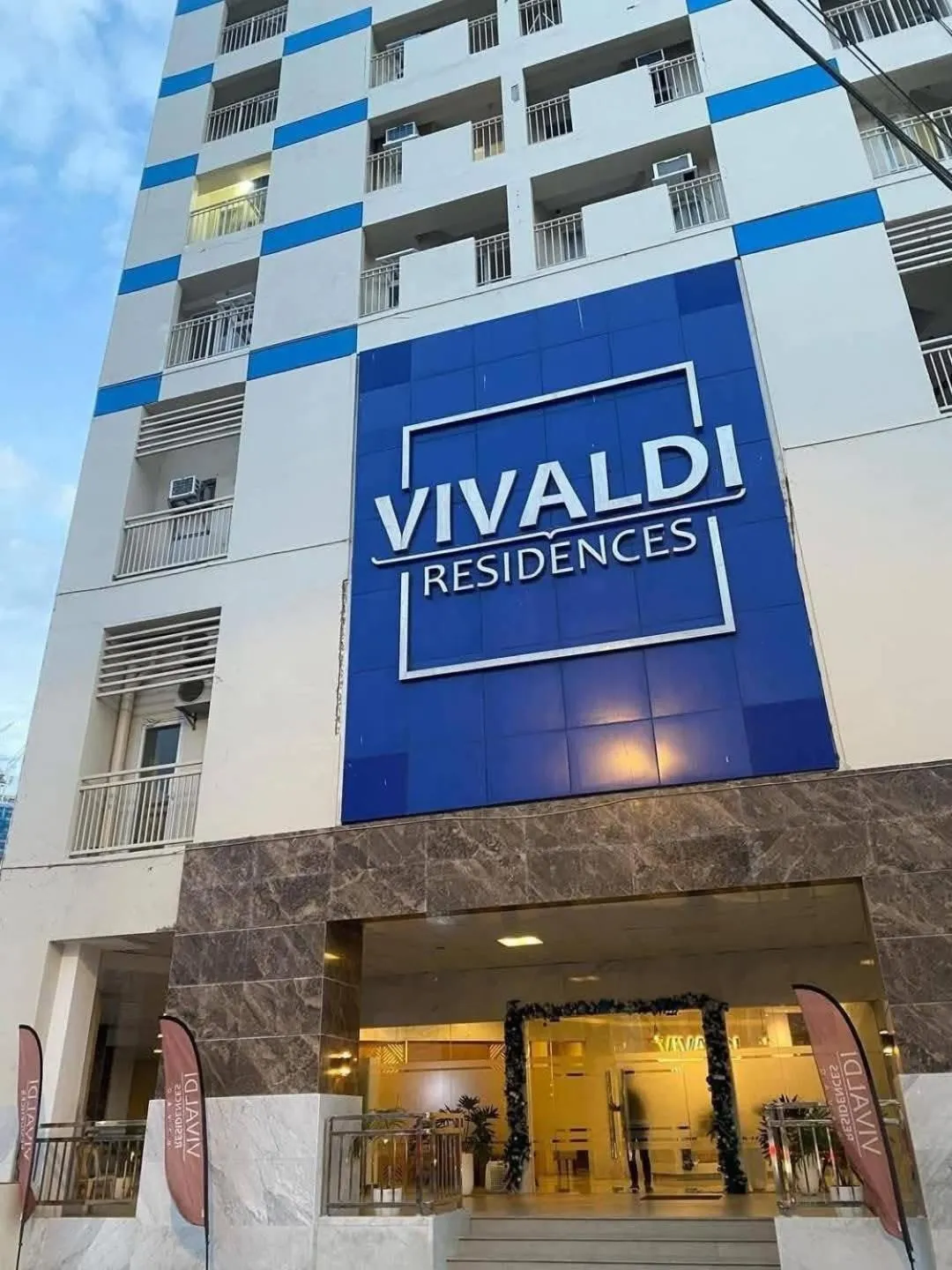 Bachelor's Pad across Ateneo Uni with free fast wifi Netflix ready TV