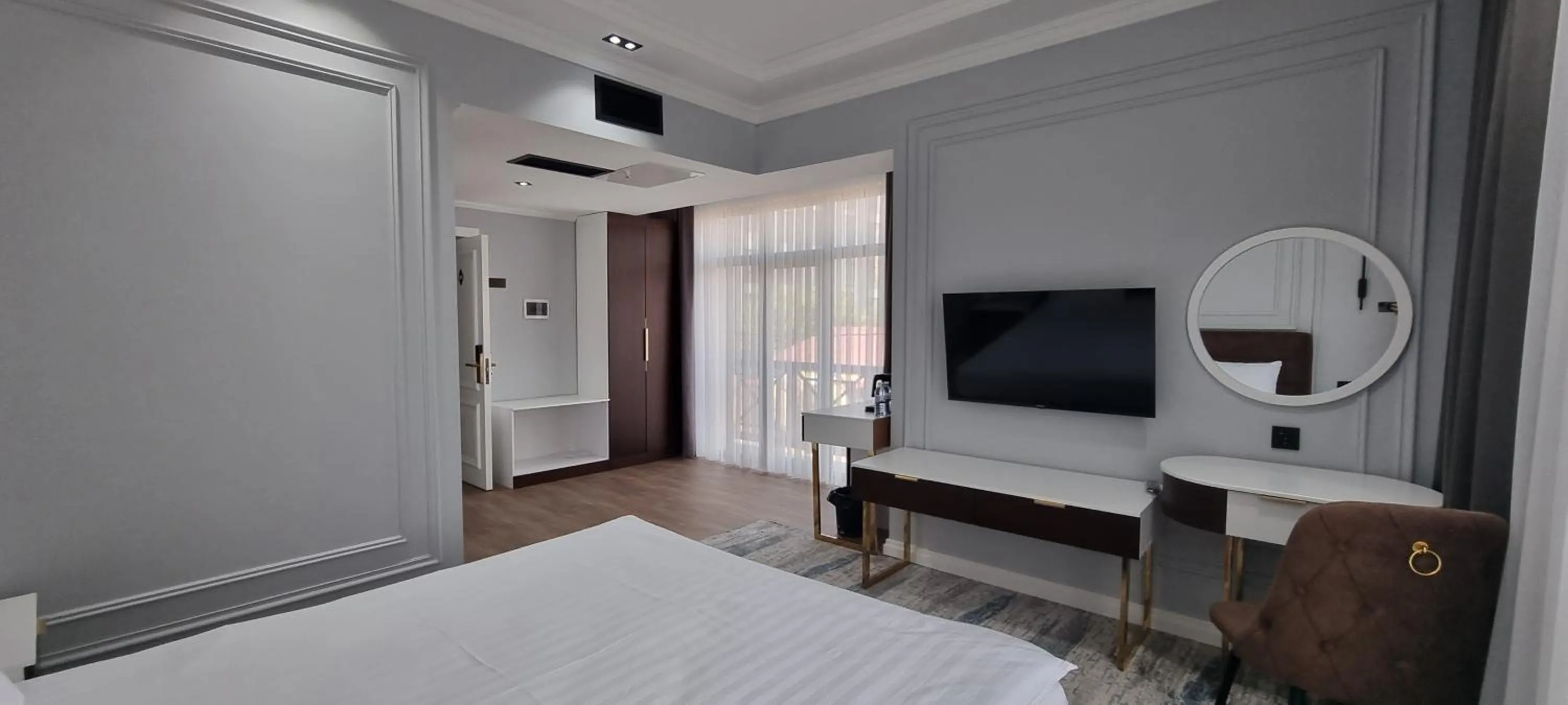 wardrobe, Bed in Noble Samarkand