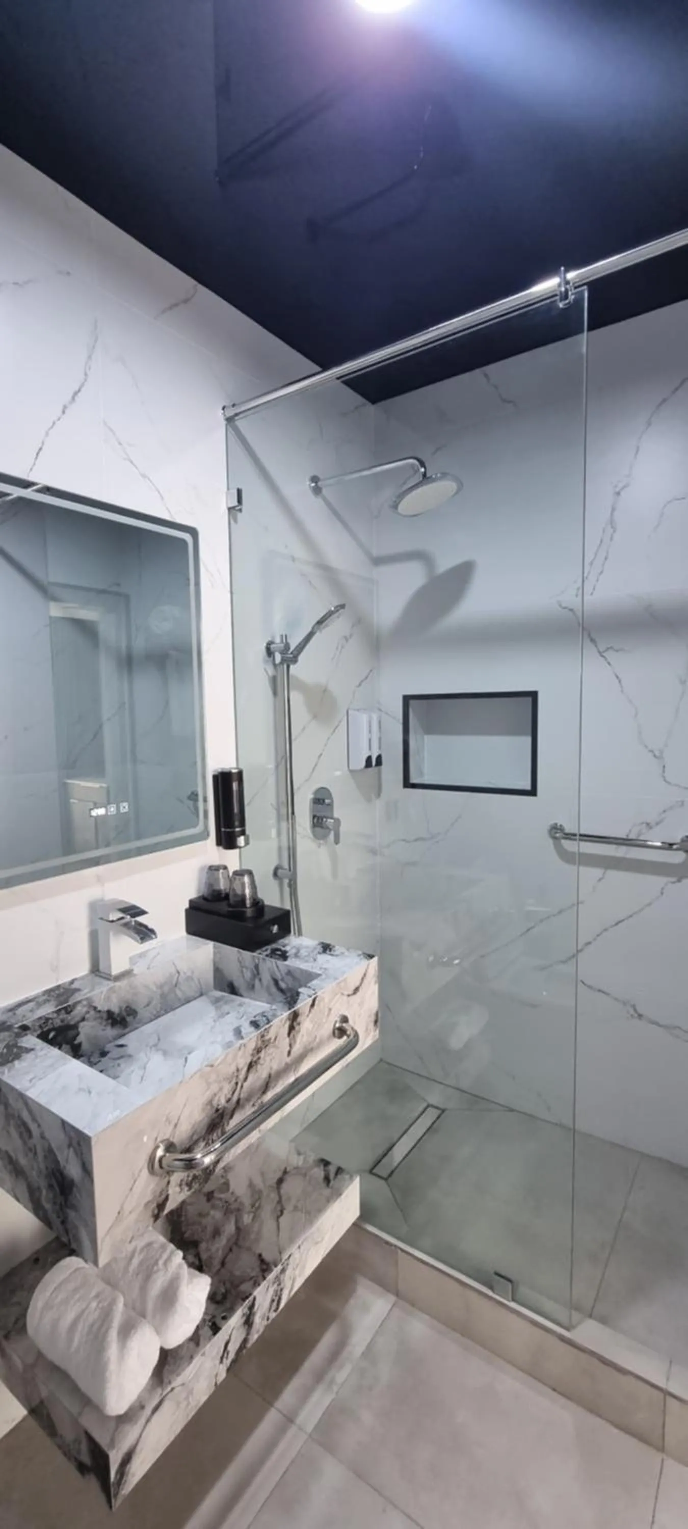 Shower in Noble Samarkand