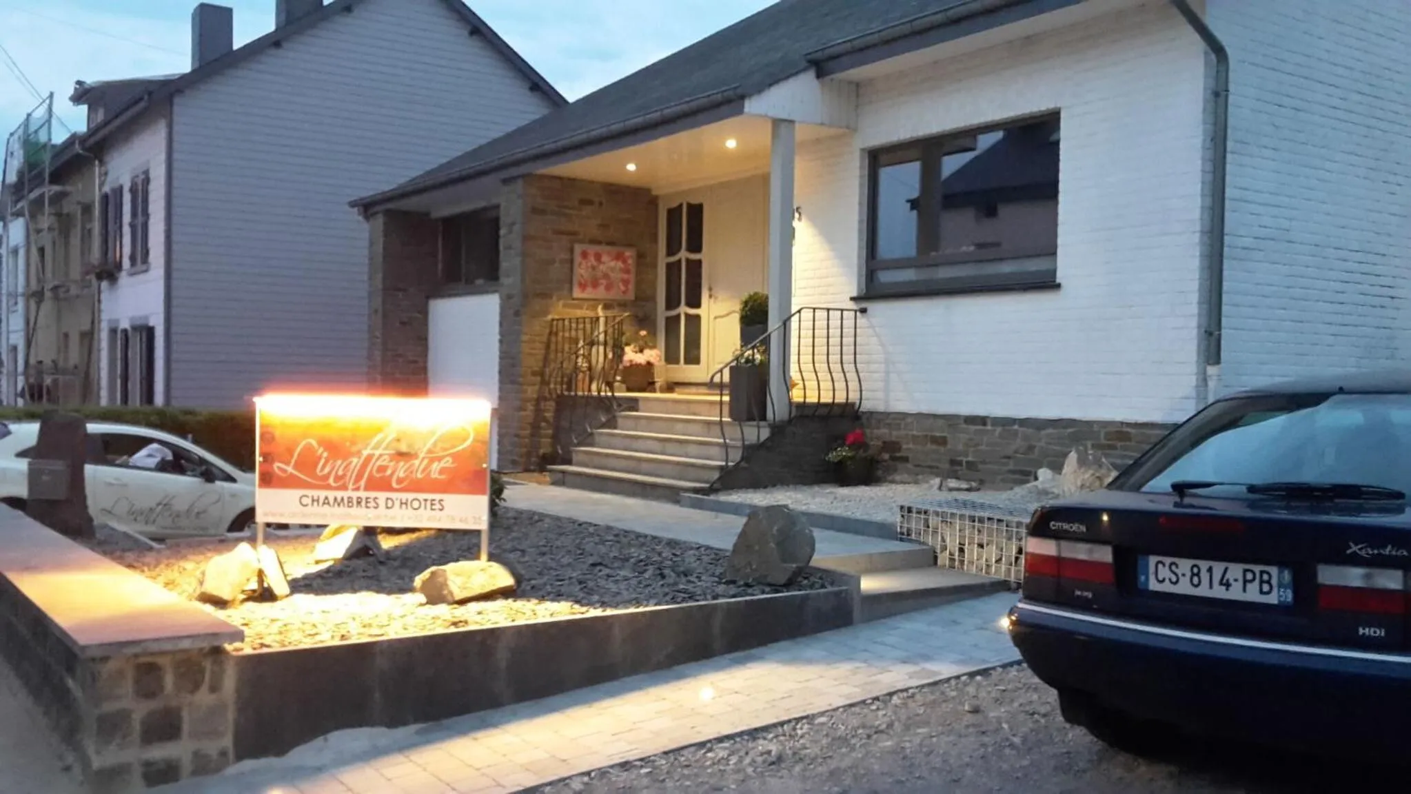 Facade/entrance in A L'inattendue