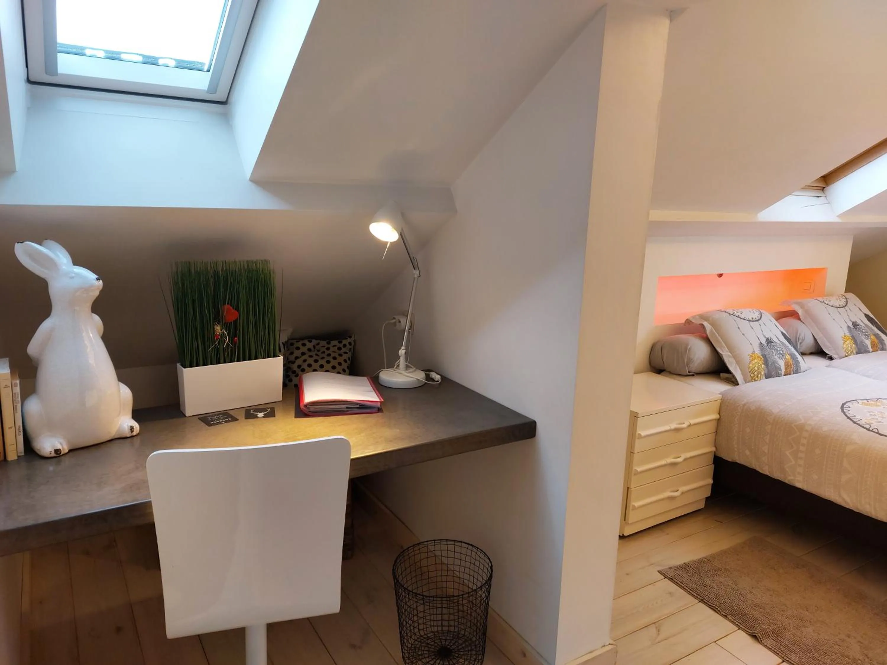 Bed in A L'inattendue