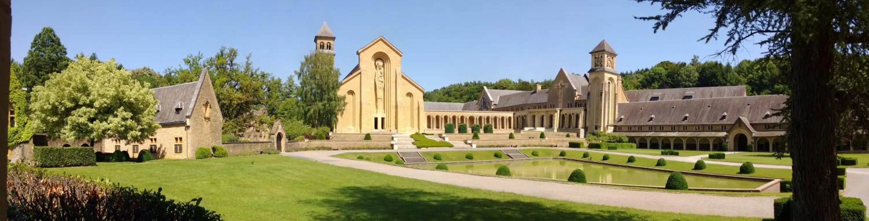 Nearby landmark in A L'inattendue