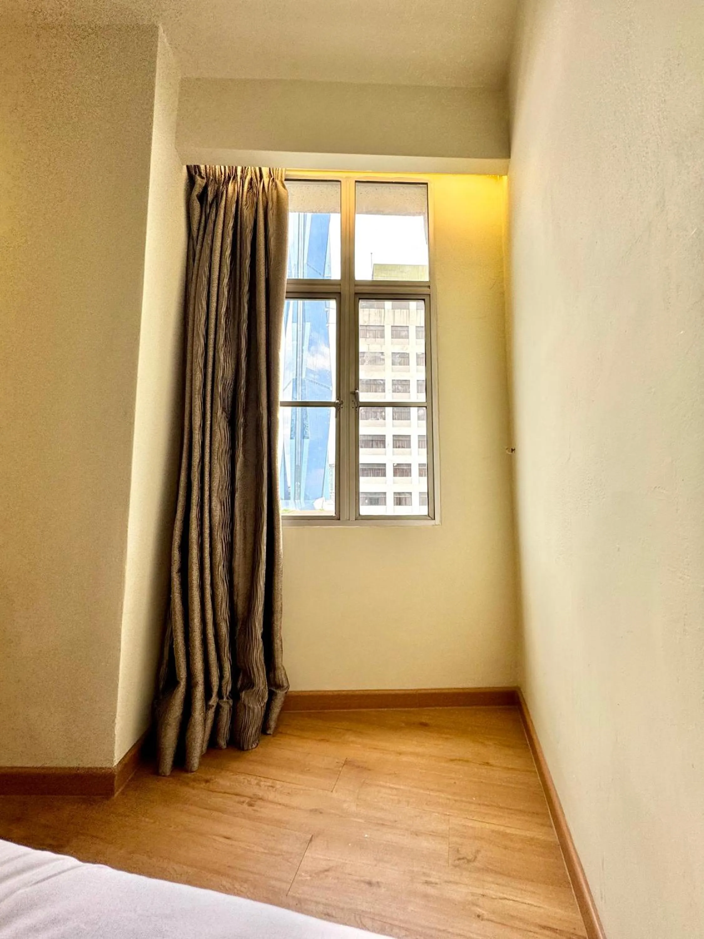 Bed in Central City Hotel at Chinatown