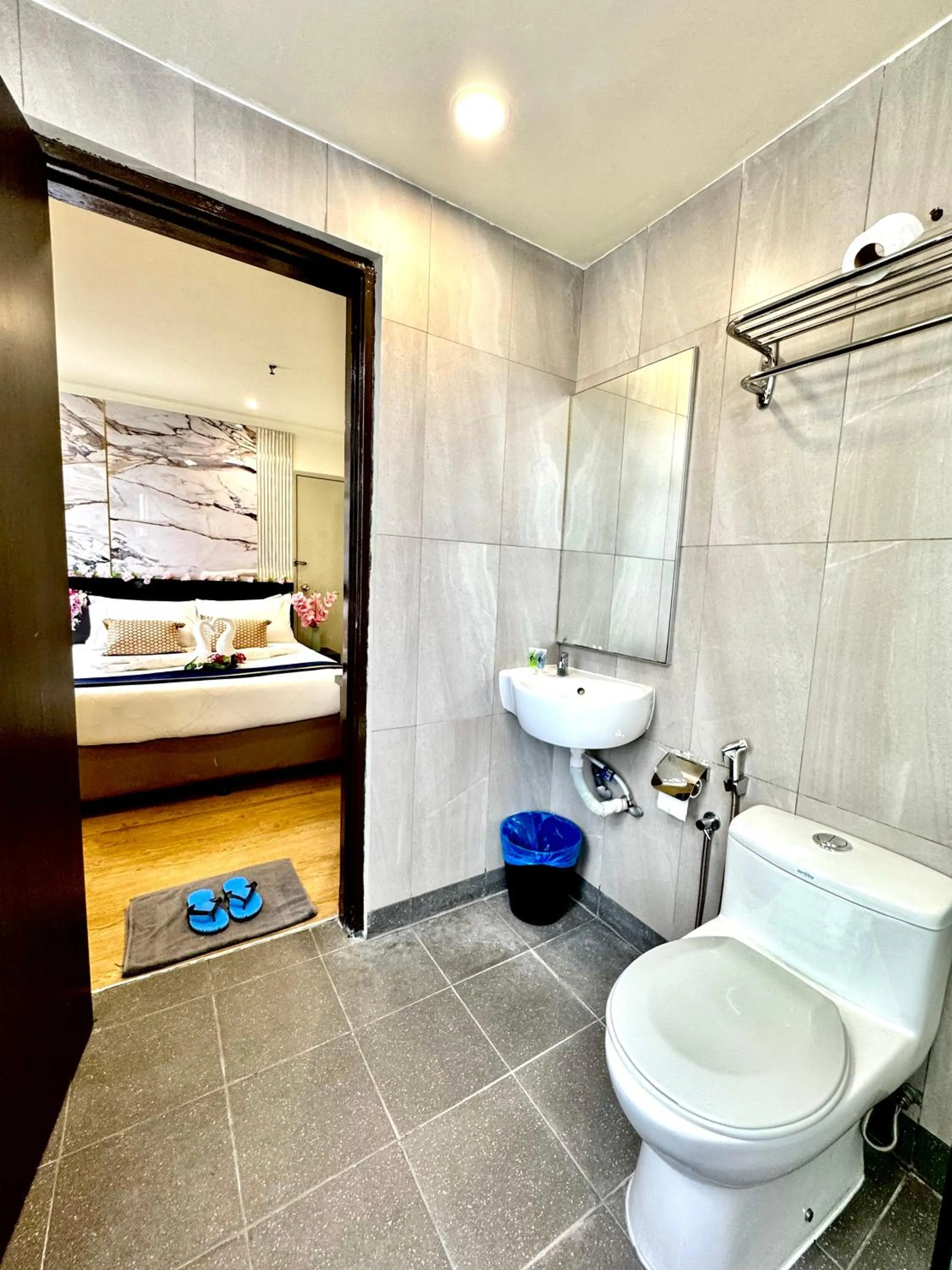 Central City Hotel at Chinatown