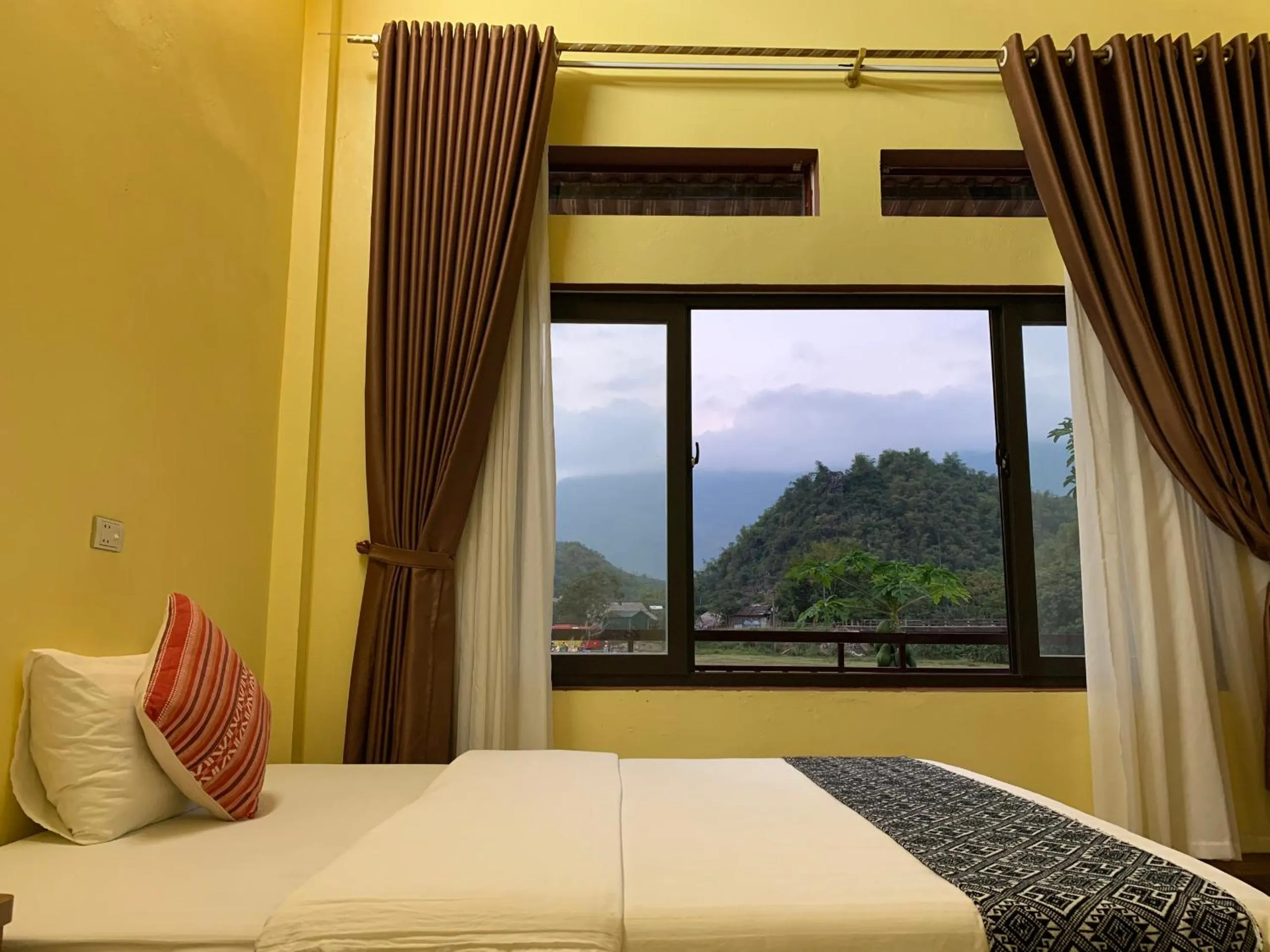 Bed in Mai Chau Xanh Bungalow