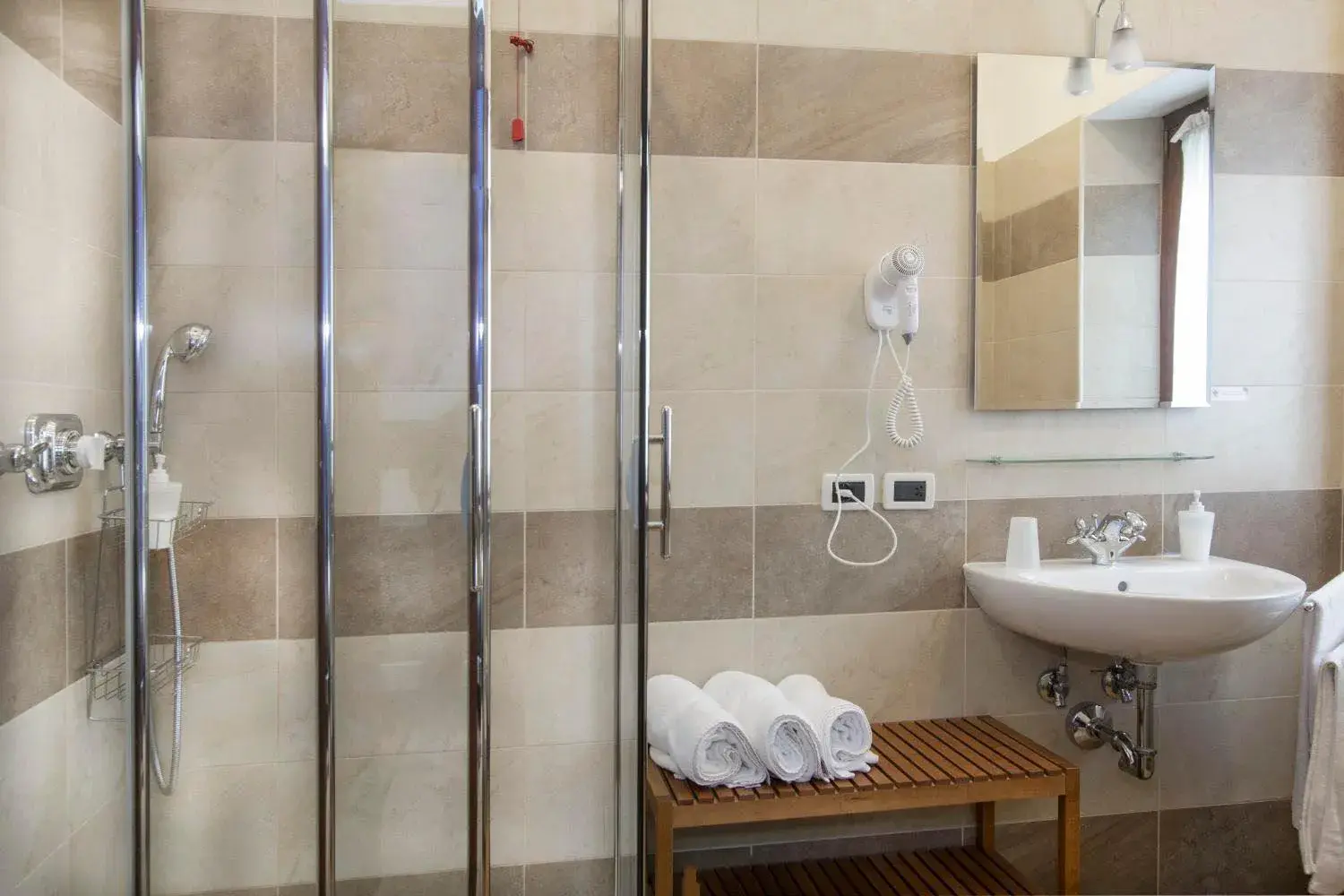 King Room with Spa Bath in Agriturismo Il Falco King Room with Spa Bath in Agriturismo Il Falco