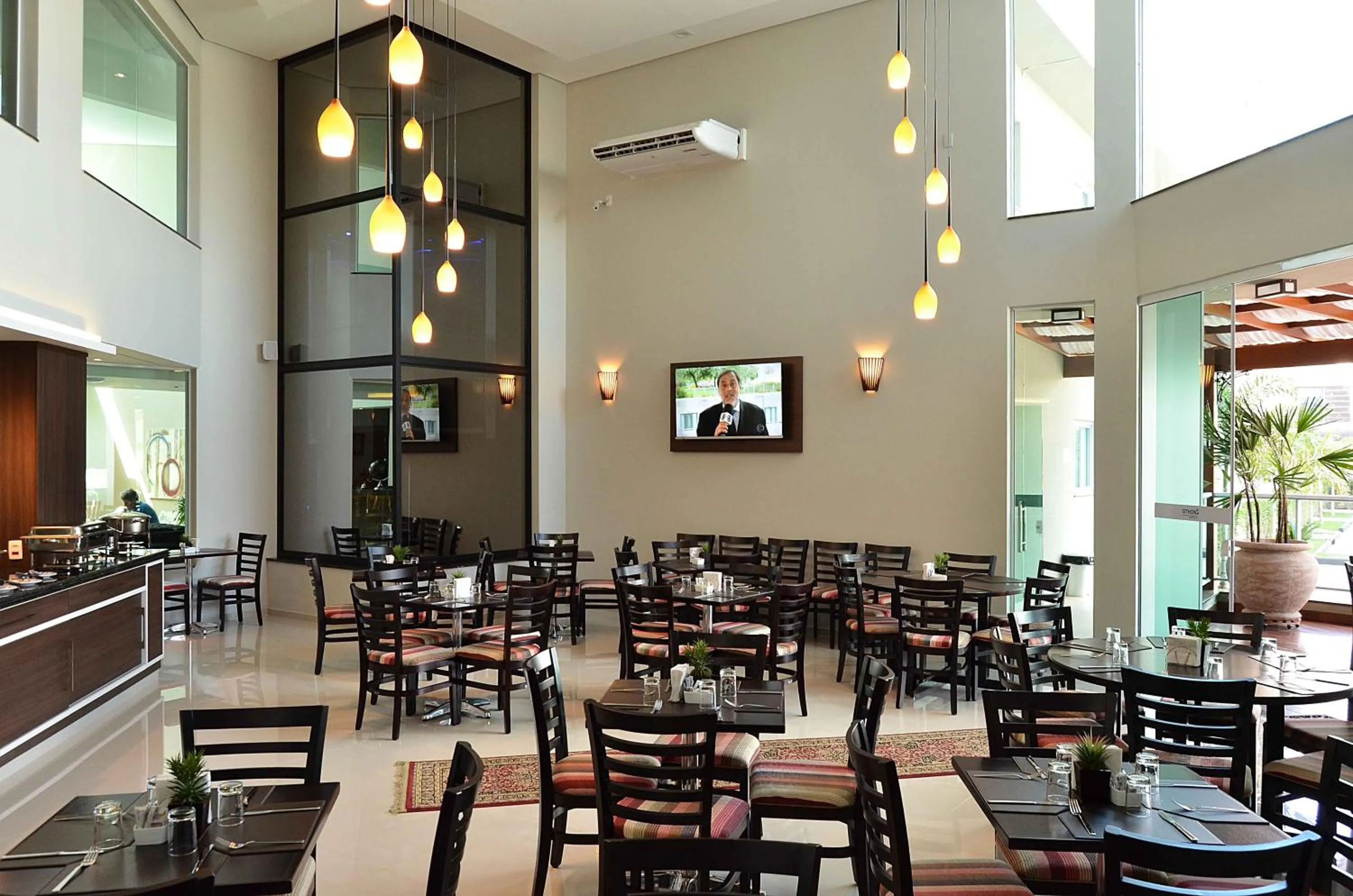 Restaurant/places to eat in Hotel Matão By Mercure