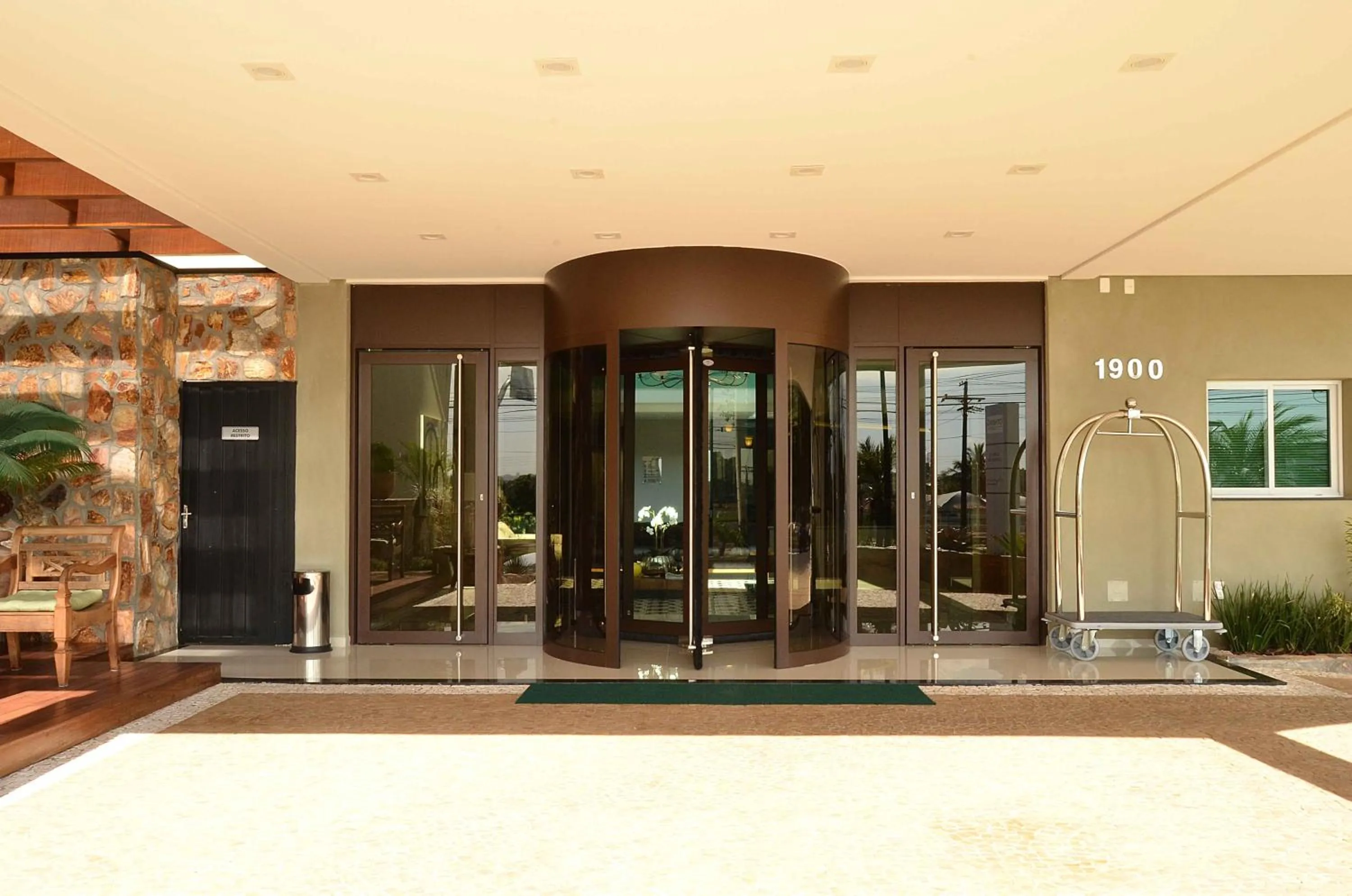 Facade/entrance in Hotel Matão By Mercure