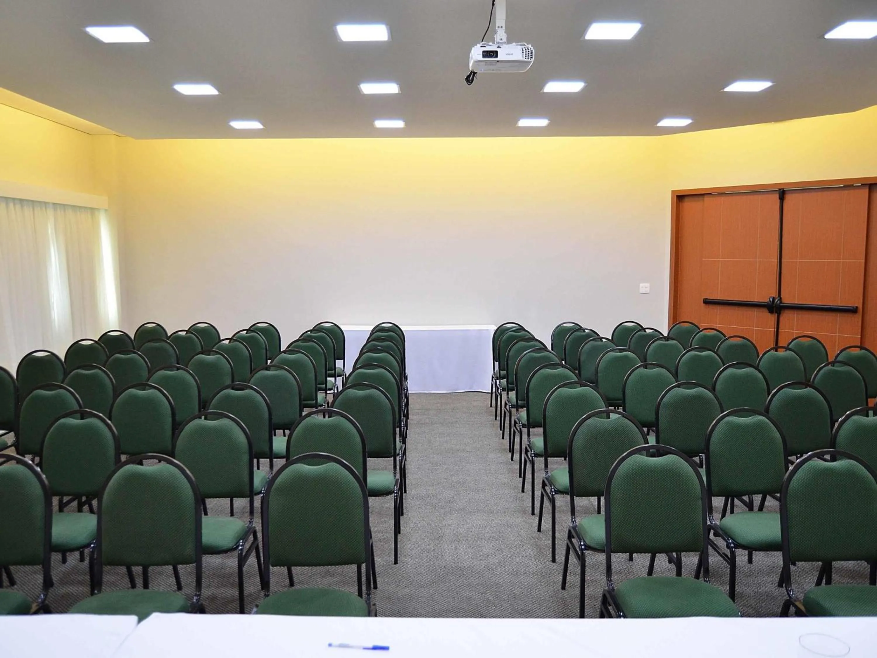 Meeting/conference room in Hotel Matão By Mercure