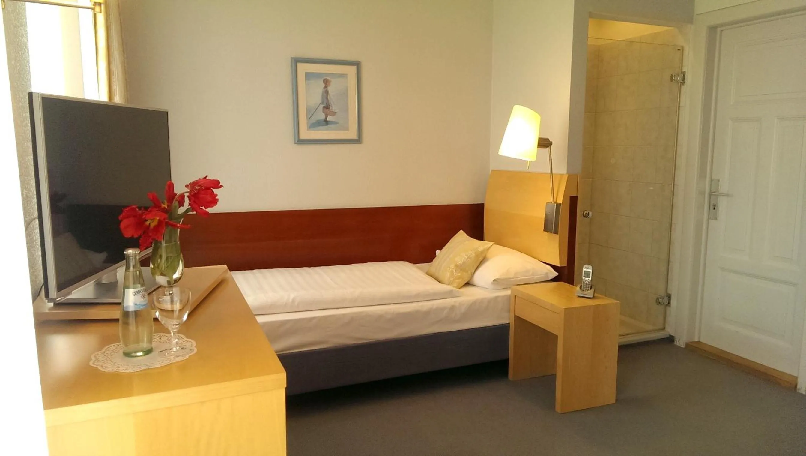 Photo of the whole room, Bed in Hotel Fernsicht