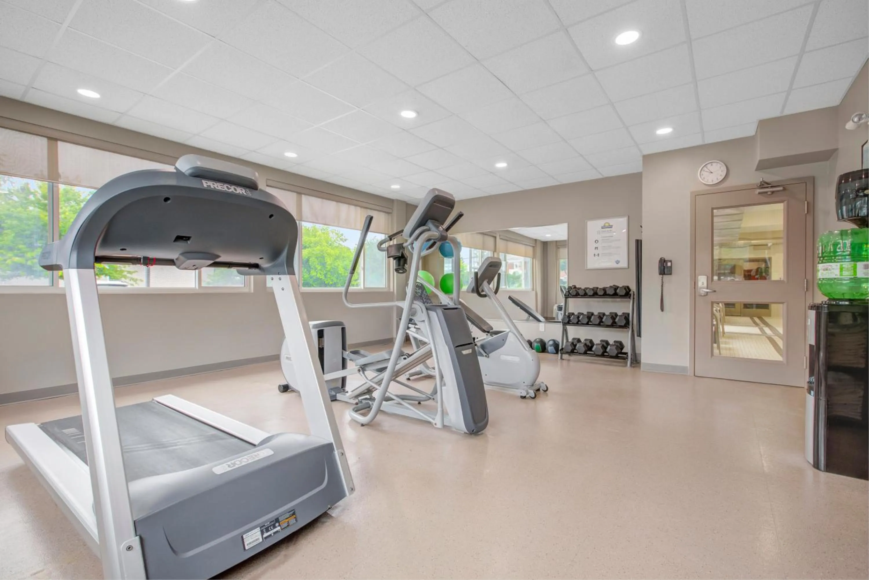 Fitness centre/facilities in Days Inn & Suites by Wyndham Lindsay