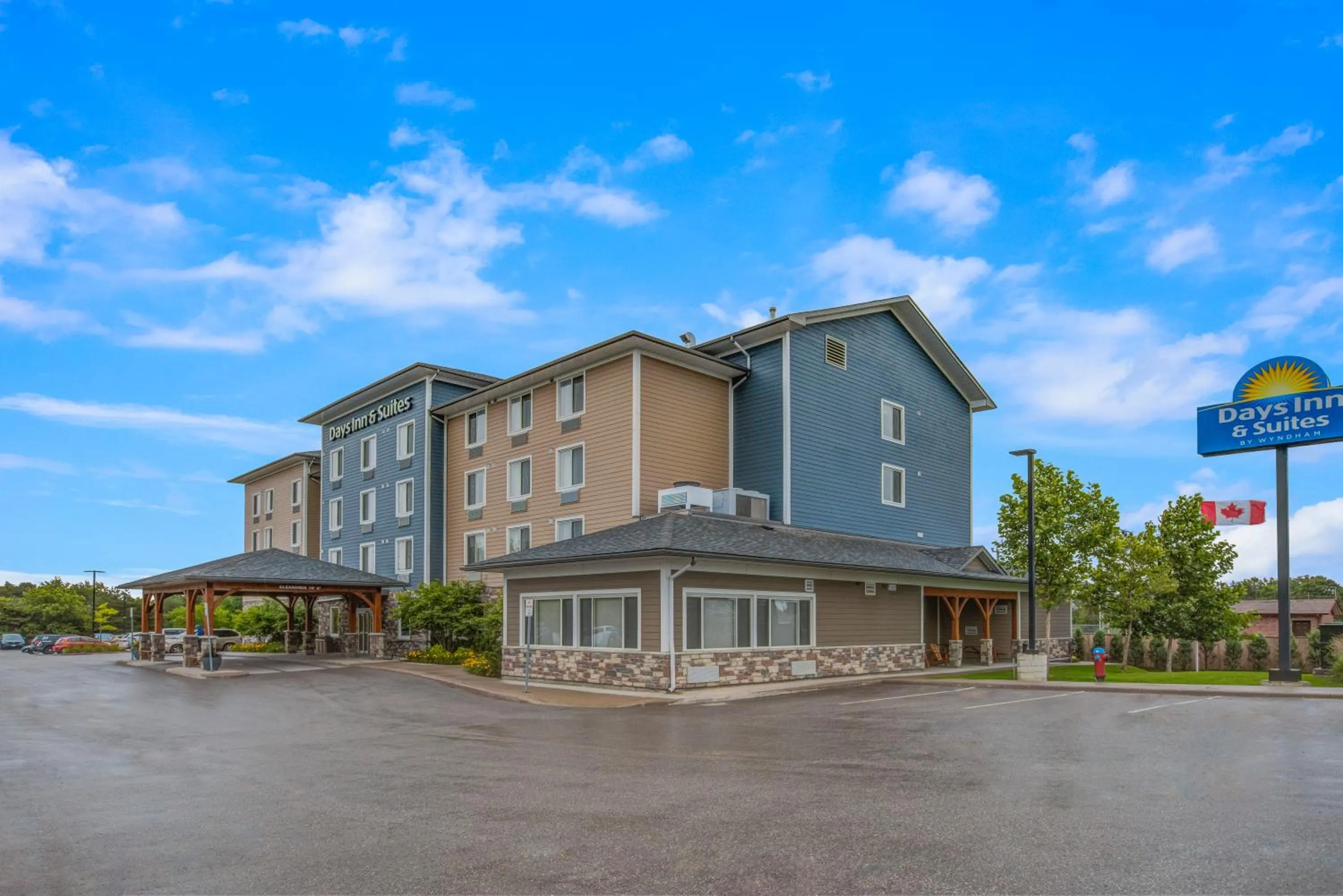 Property building in Days Inn & Suites by Wyndham Lindsay