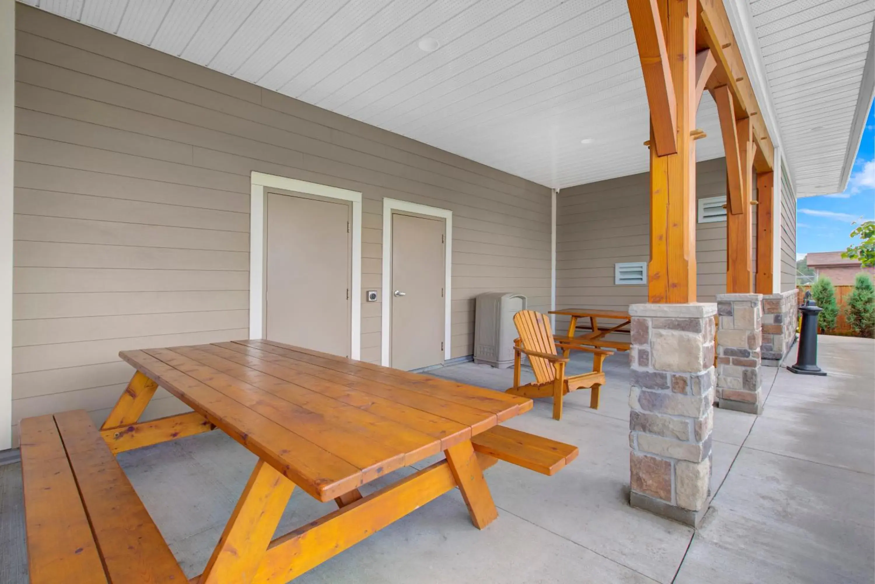 Property building in Days Inn & Suites by Wyndham Lindsay Property building in Days Inn & Suites by Wyndham Lindsay