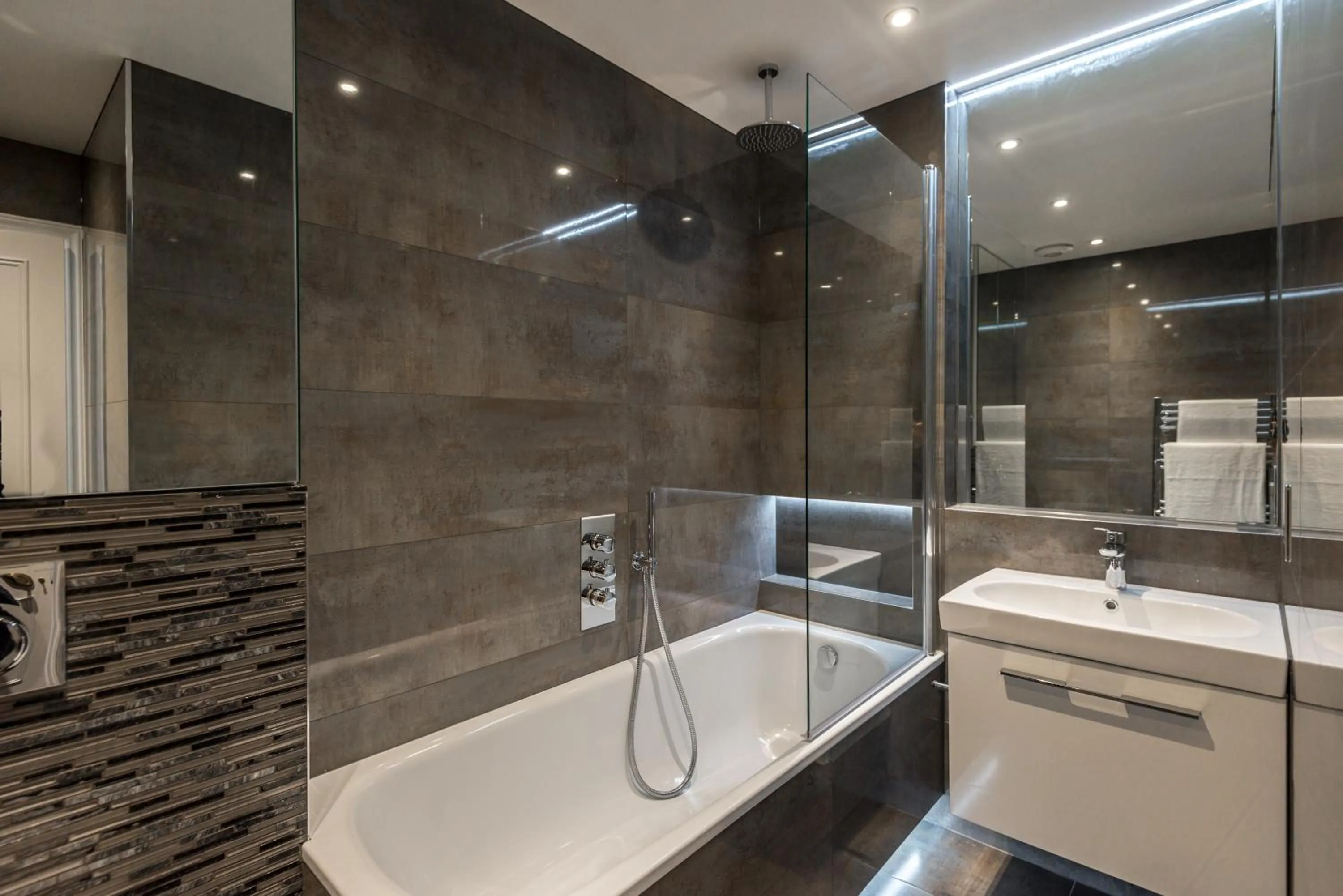 Bathroom in Mayfair private Apartments