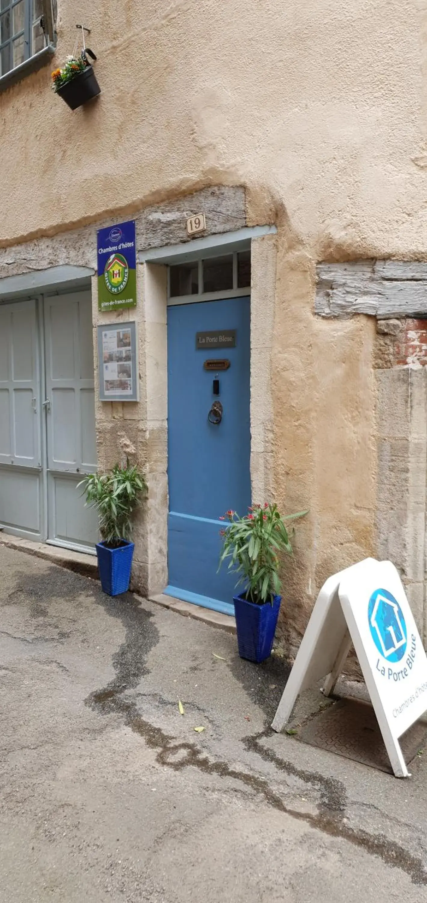La Porte Bleue La Porte Bleue