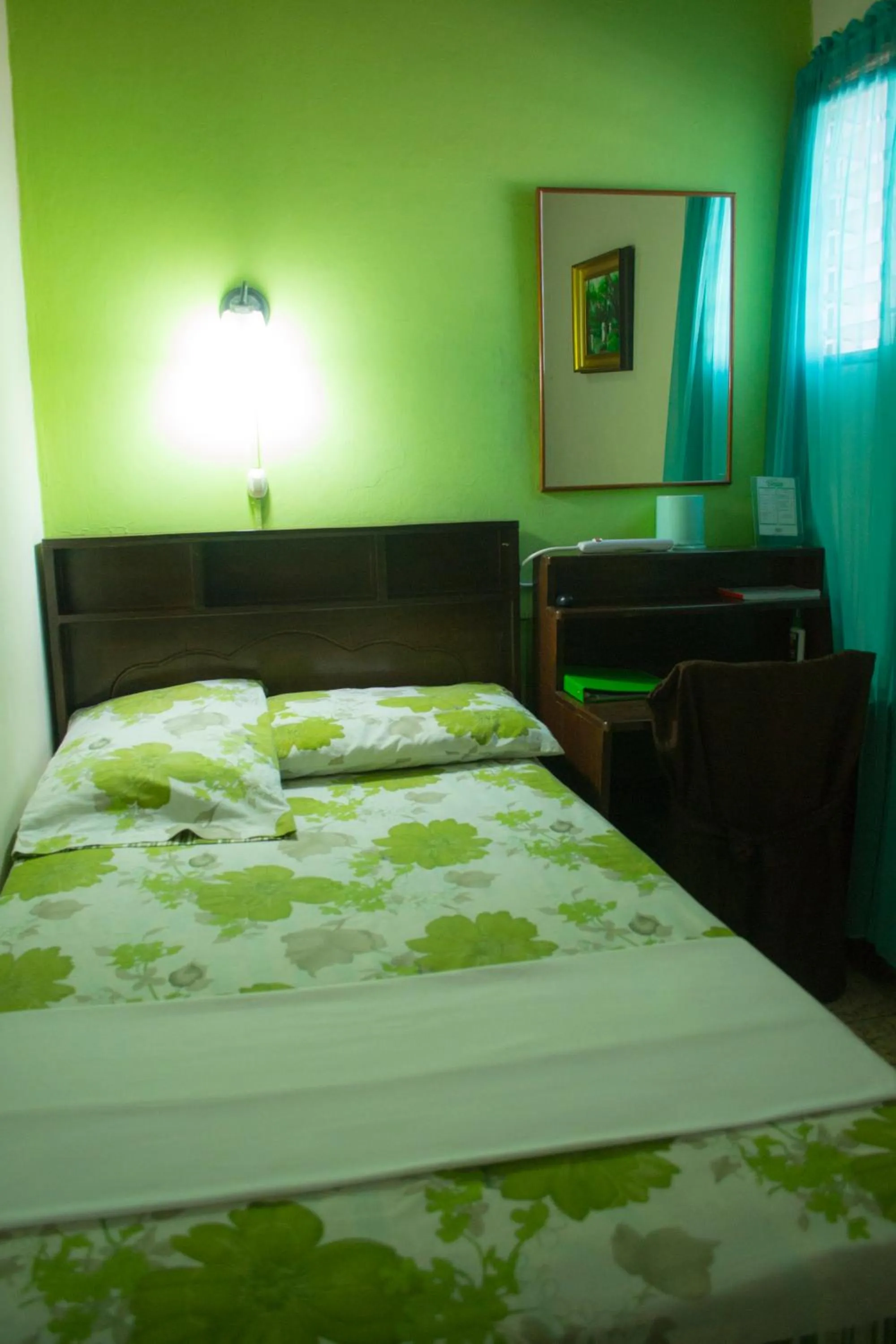 Standard Single Room with Shared Bathroom in Hotel Oasis