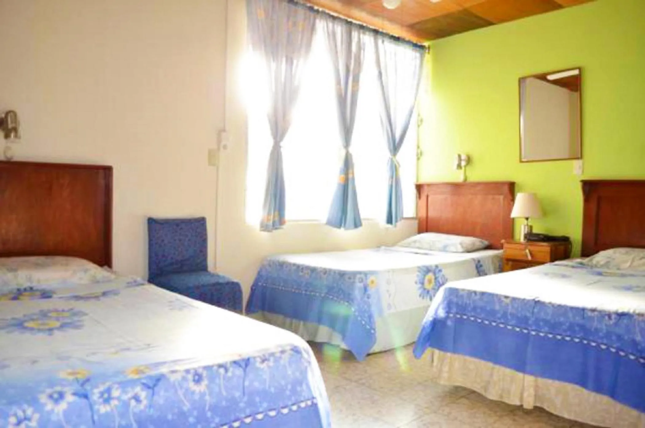 Comfort Triple Room in Hotel Oasis