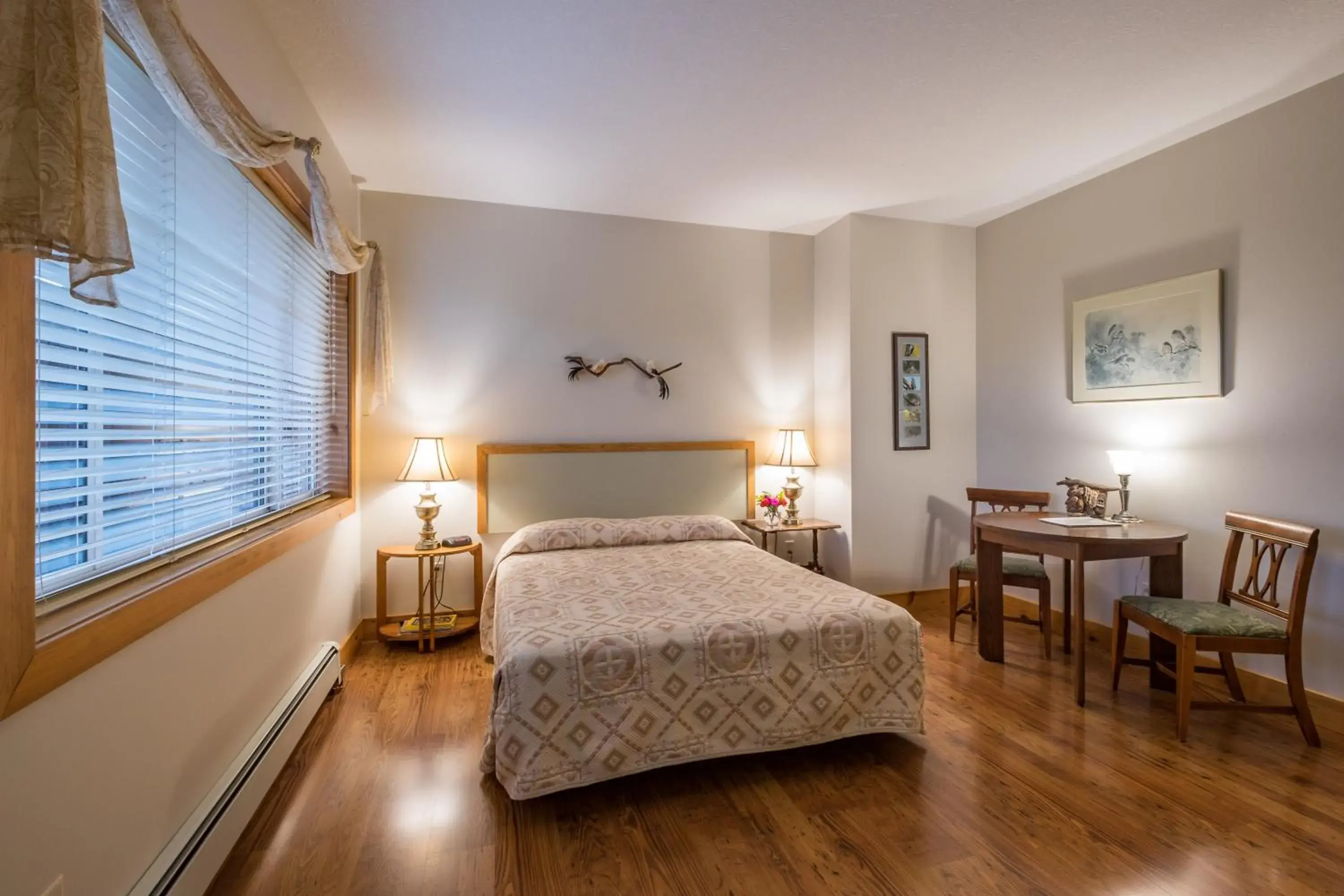 Deluxe Queen Room in Kiwi Cove Lodge Deluxe Queen Room in Kiwi Cove Lodge