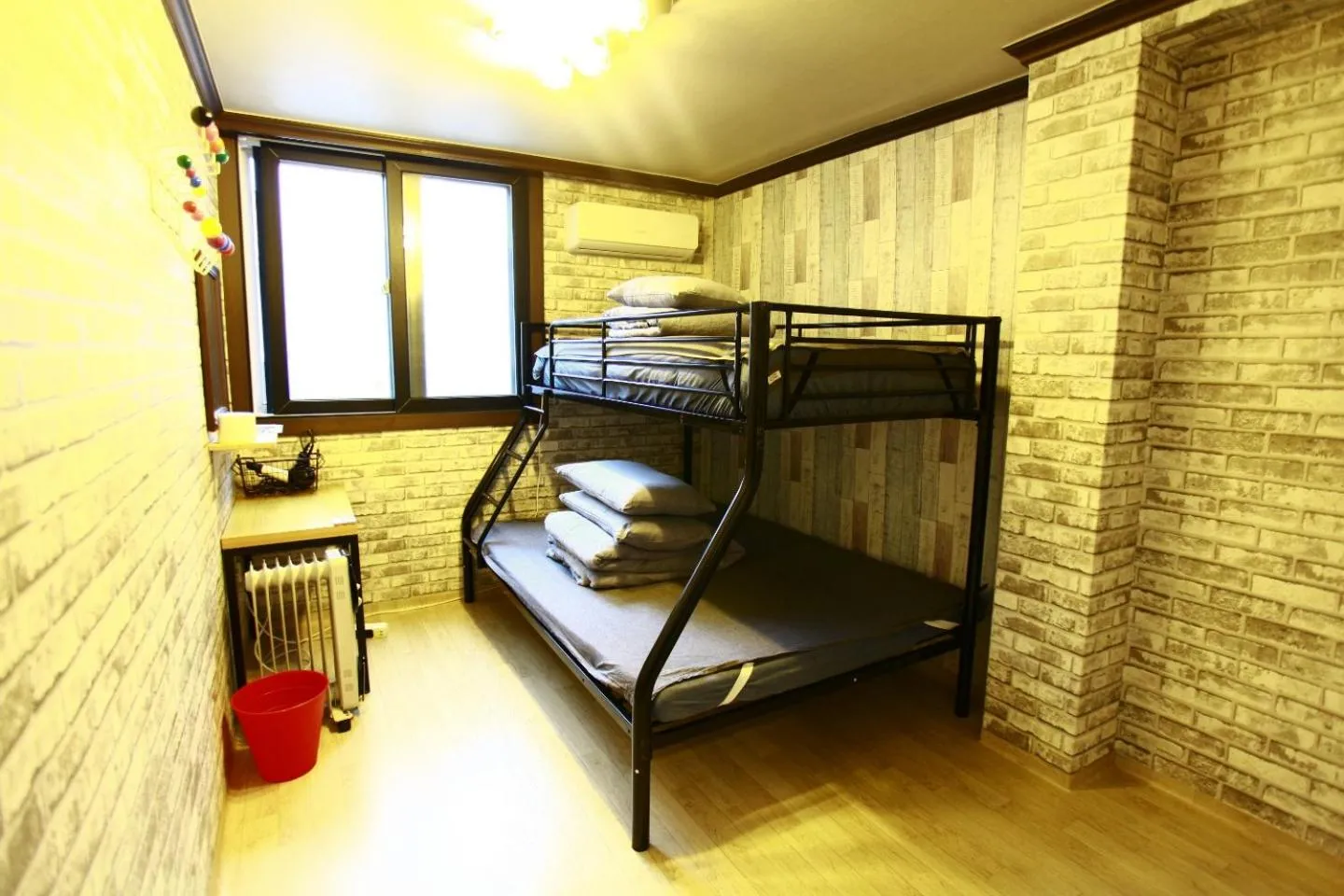 Twin Room with Private Bathroom in Jungle guesthouse