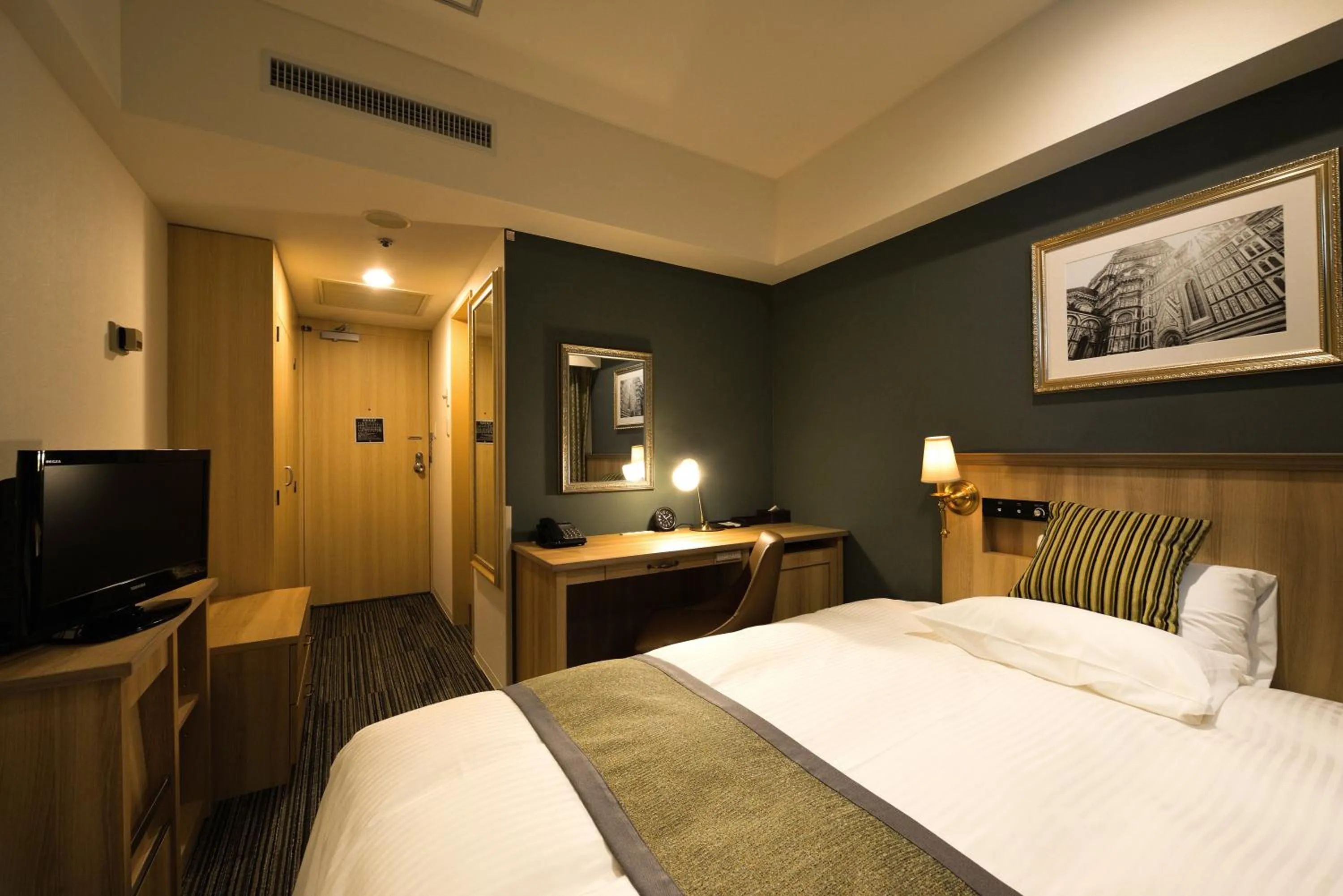 Bedroom, Bed in The Italia Ken