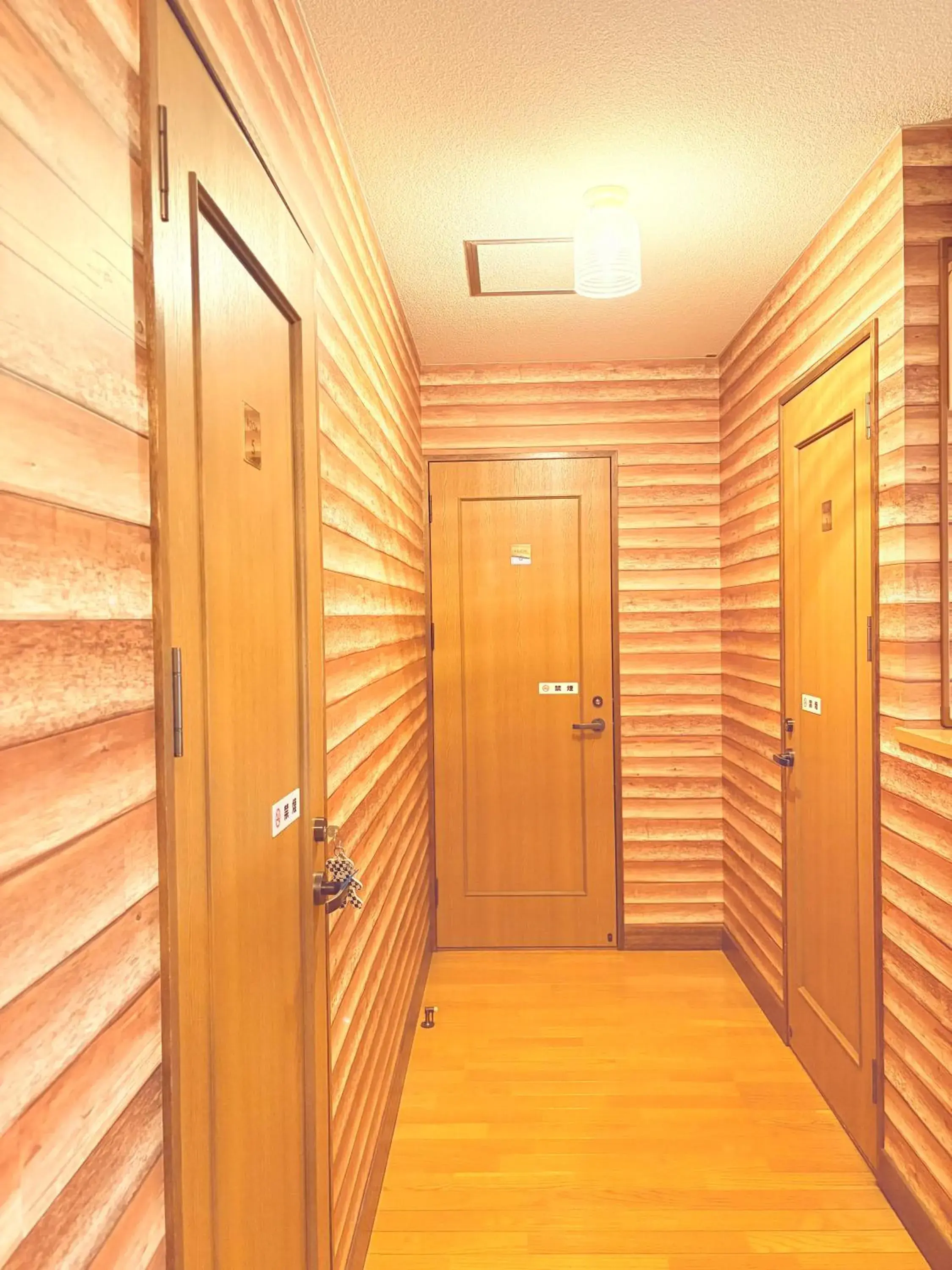 Twin Room with Shared Toilet - single occupancy in B&B Ken&Mary Twin Room with Shared Toilet - single occupancy in B&B Ken&Mary