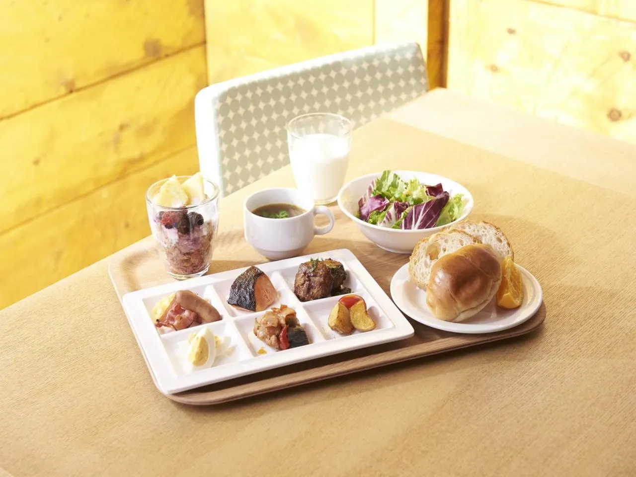 Restaurant/places to eat in APA Hotel Shinjuku Kabukicho Tower