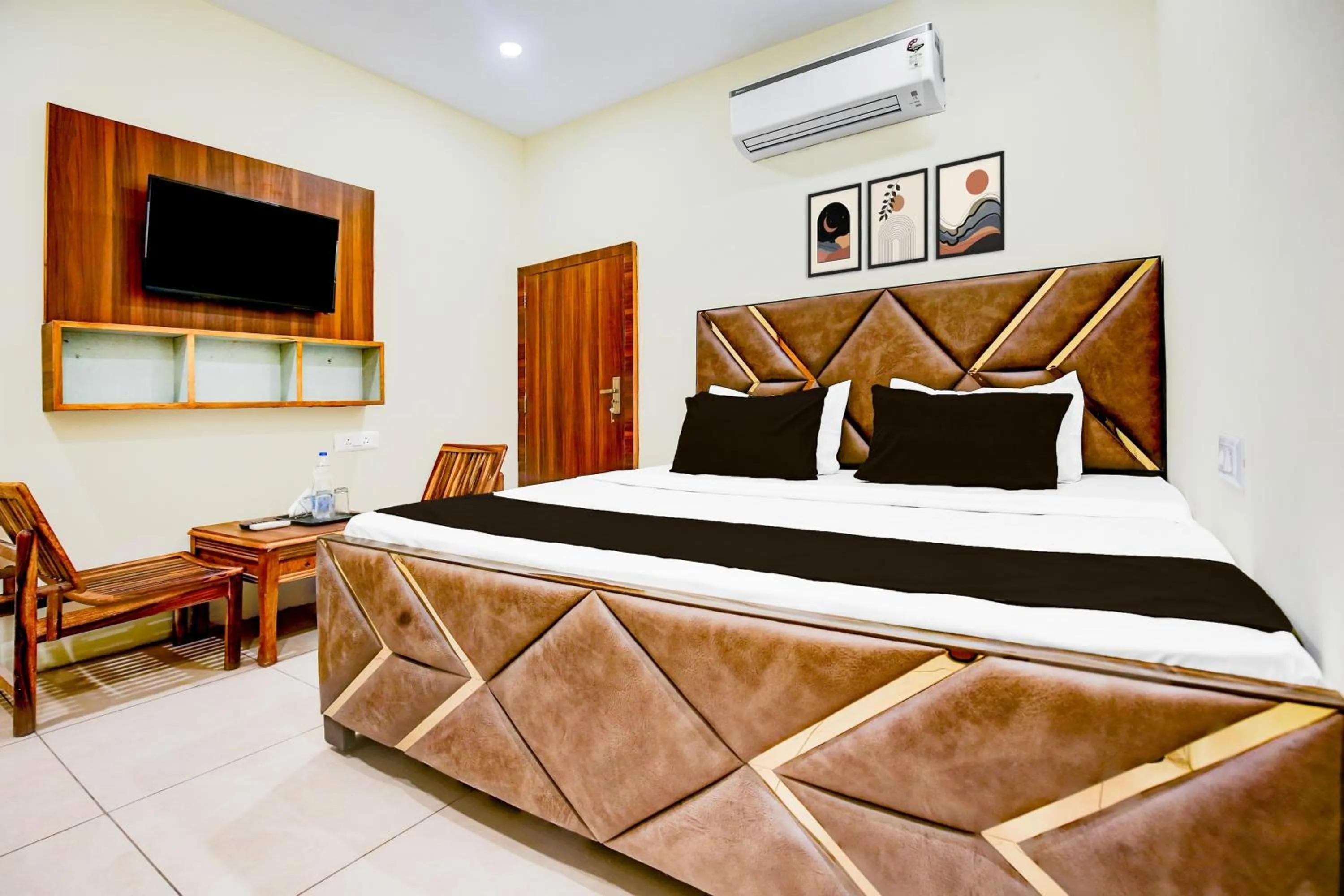 Hotel O The Royal INN