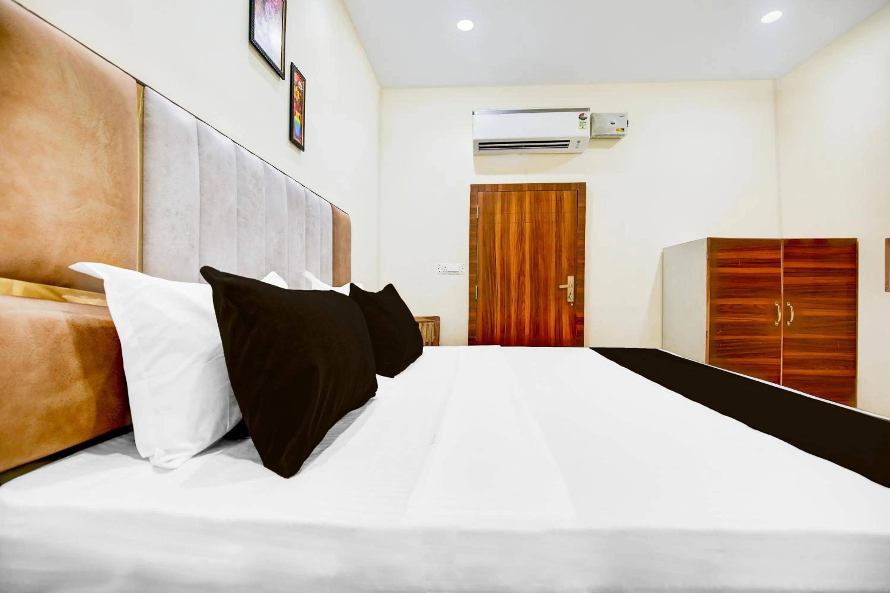 Hotel O The Royal INN