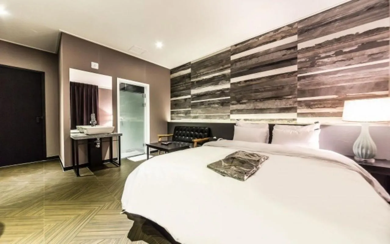 Photo of the whole room, Bed in Gangdong Moon Boutique Hotel