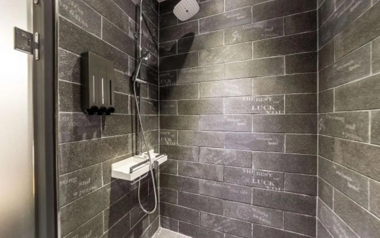 Shower in Gangdong Moon Boutique Hotel