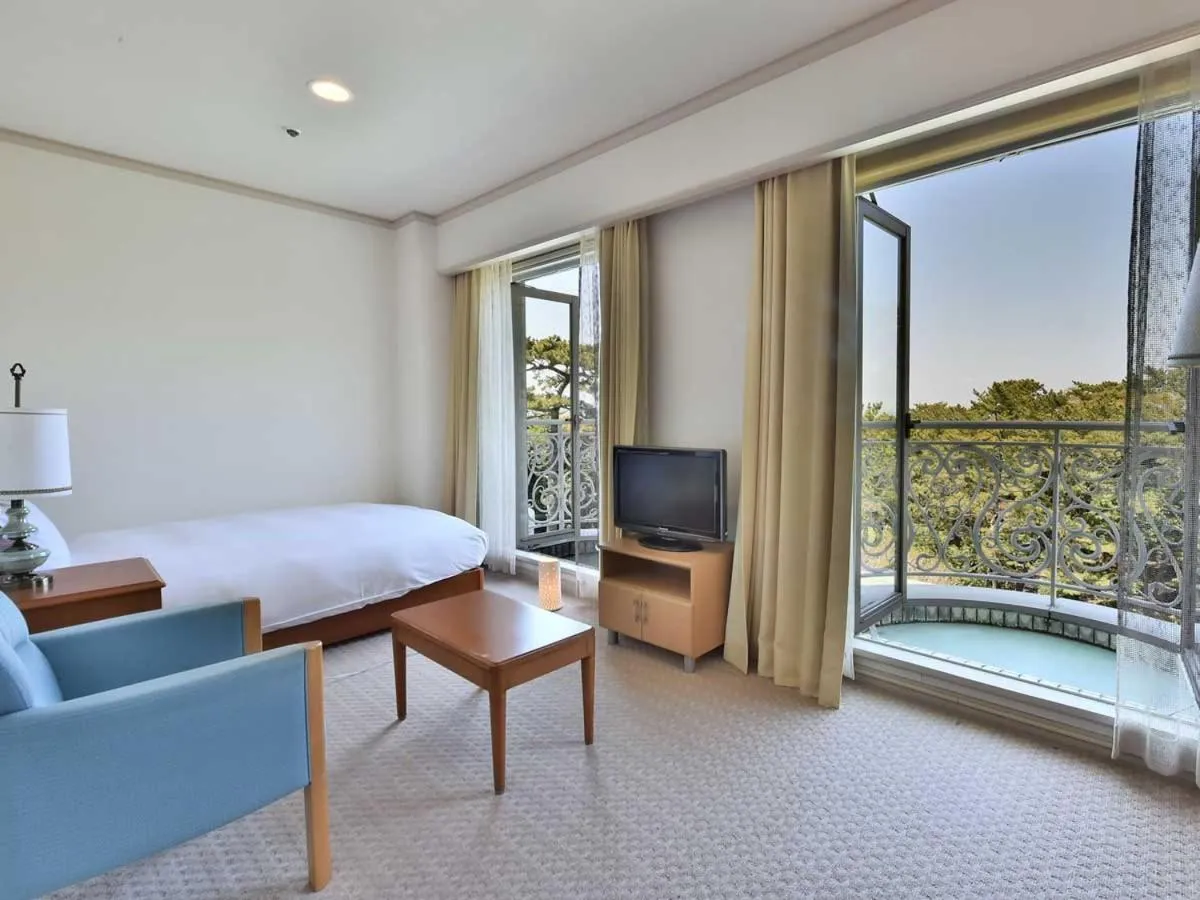 Photo of the whole room, Bed in Shizuoka Country Hamaoka Course & Hotel