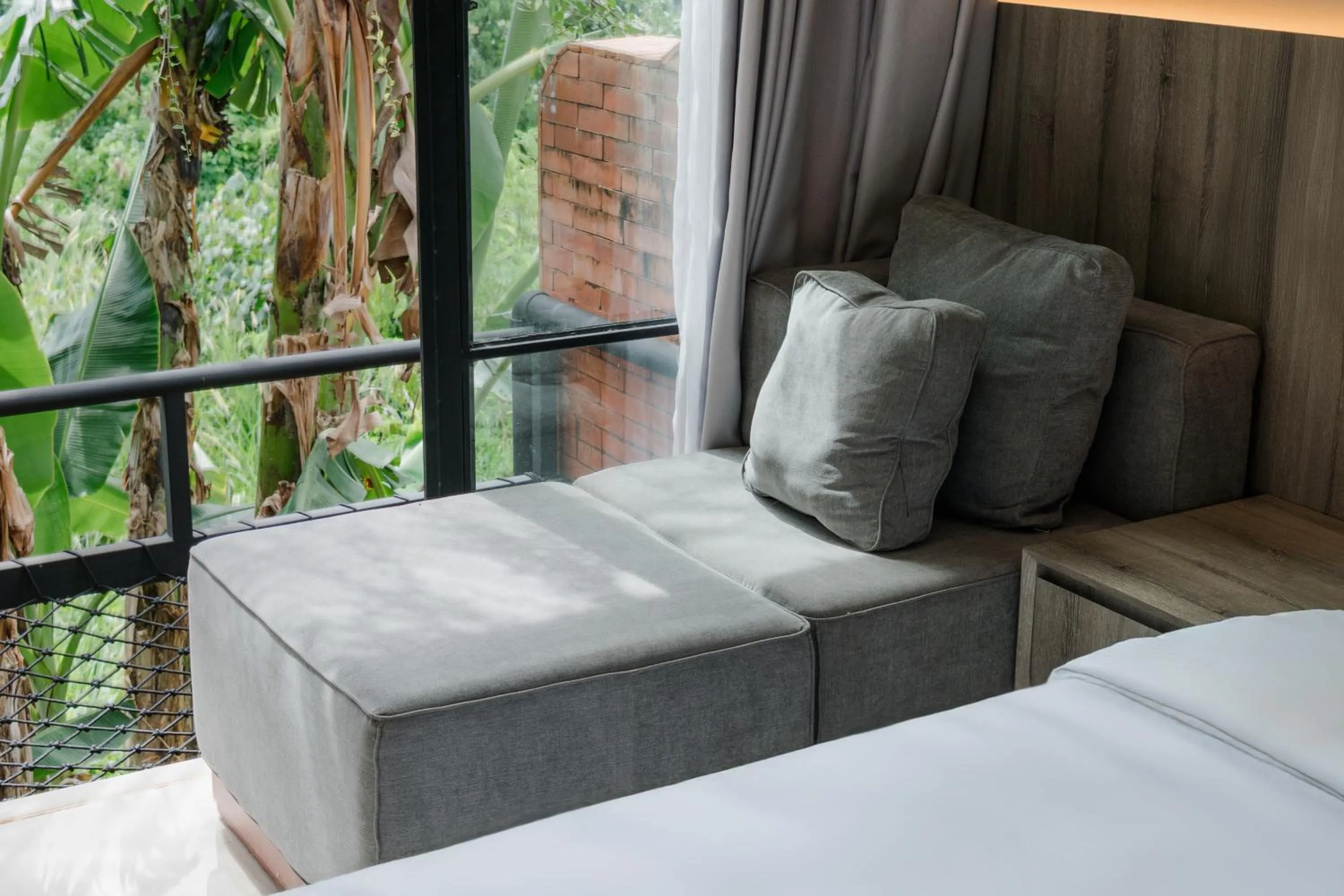 Seating area, Bed in Baliris Canggu Villa by Betterplace