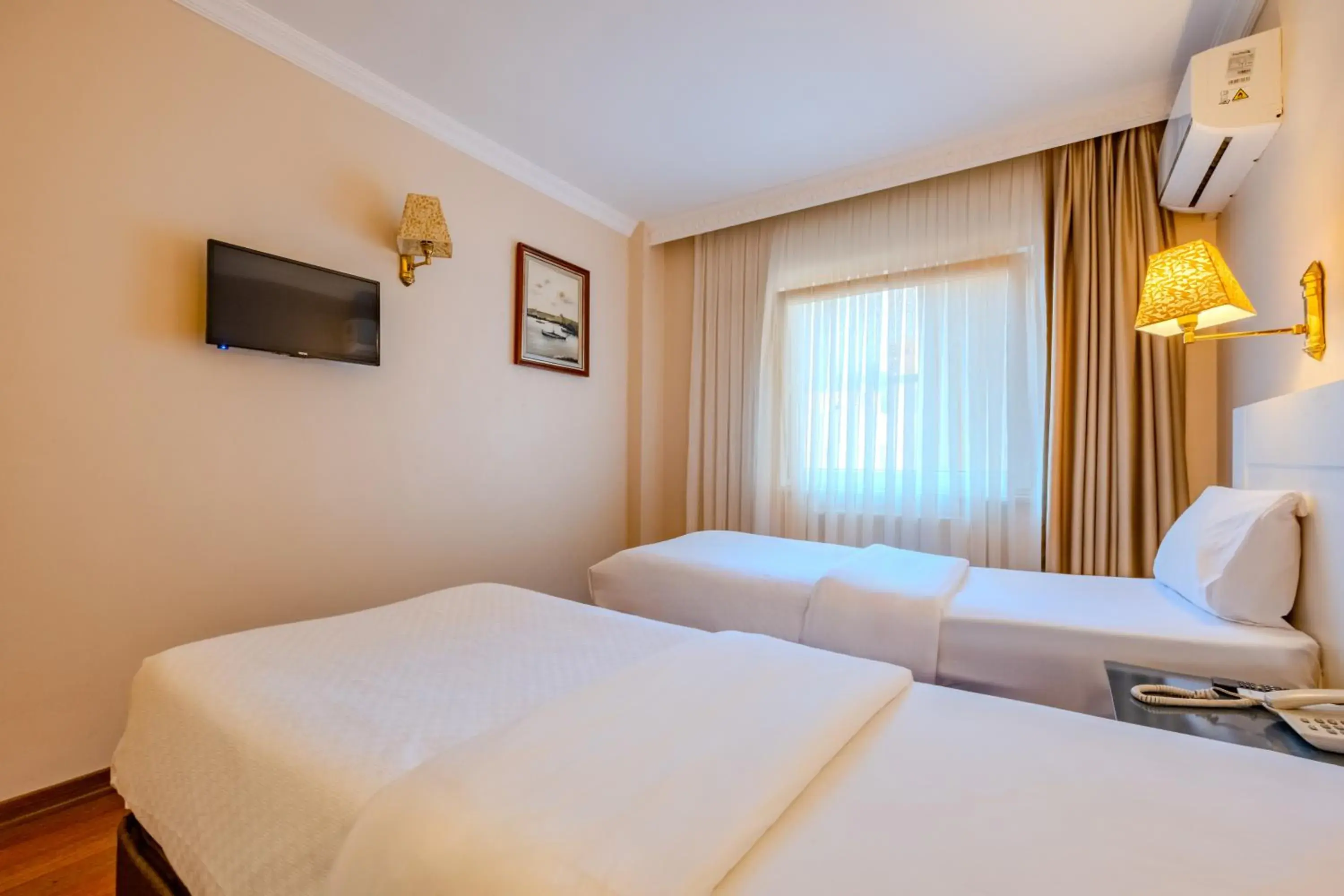 Photo of the whole room, Bed in Peak Star Hotel Photo of the whole room, Bed in Peak Star Hotel