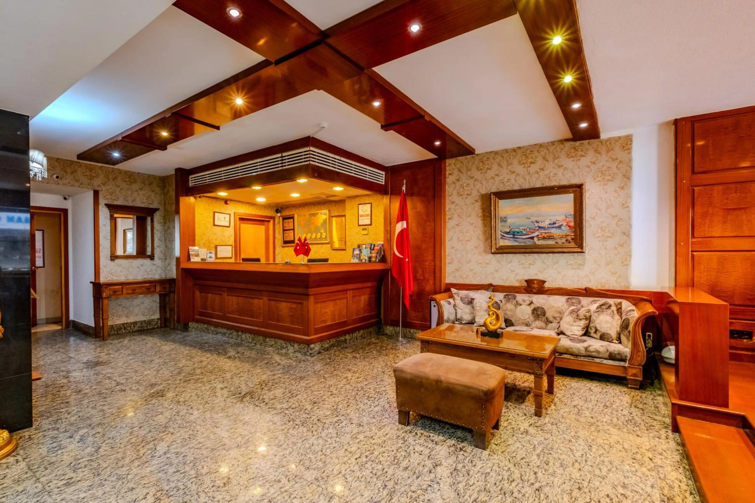 Lobby or reception in Peak Star Hotel