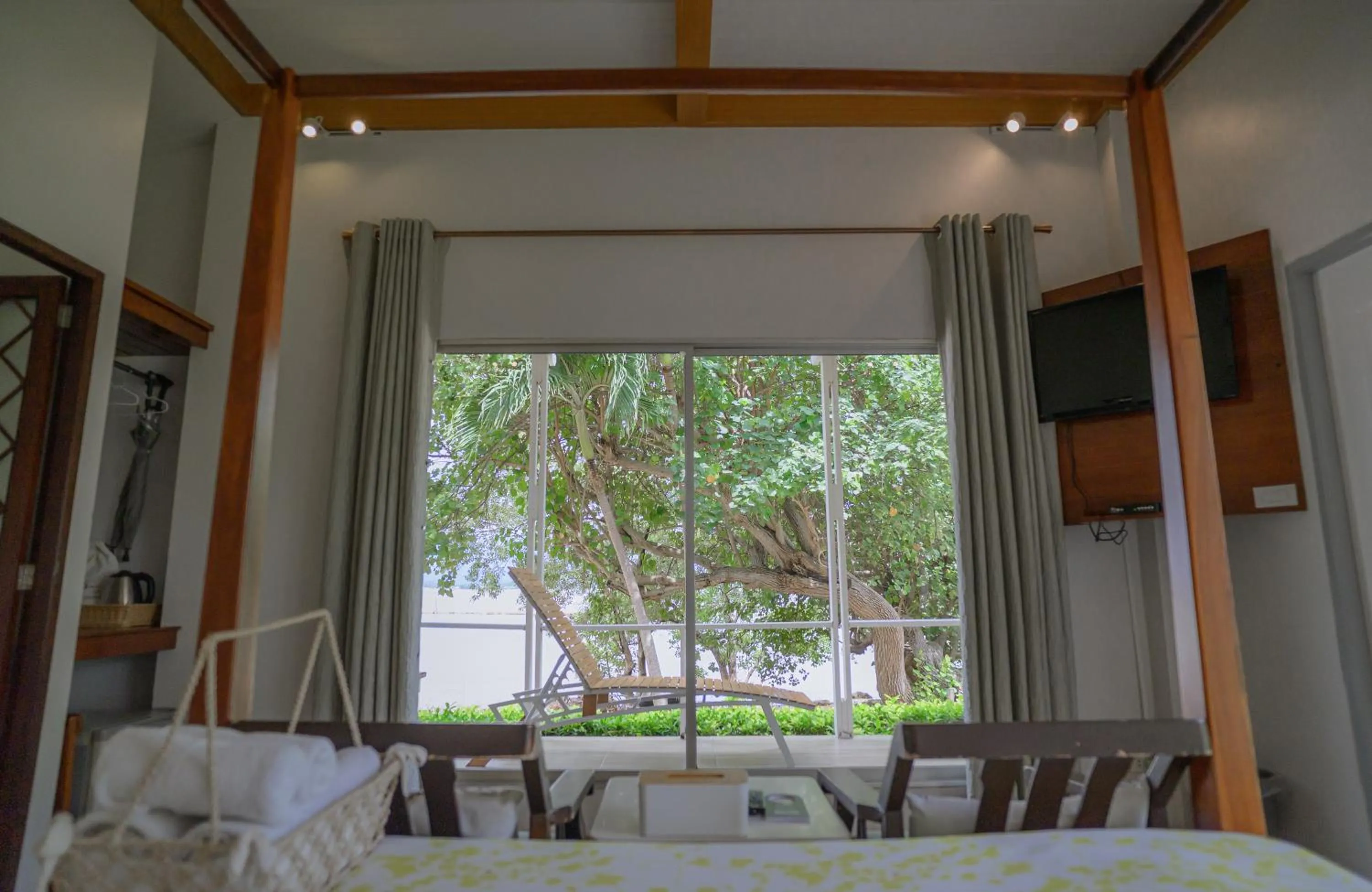 Bed in Seashell Village Resort