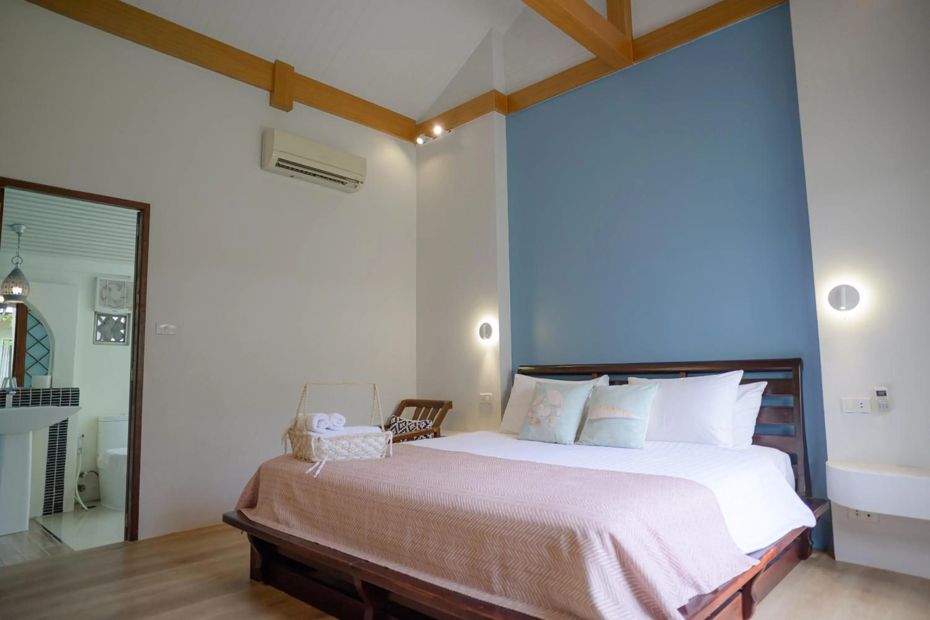 Bed in Seashell Village Resort