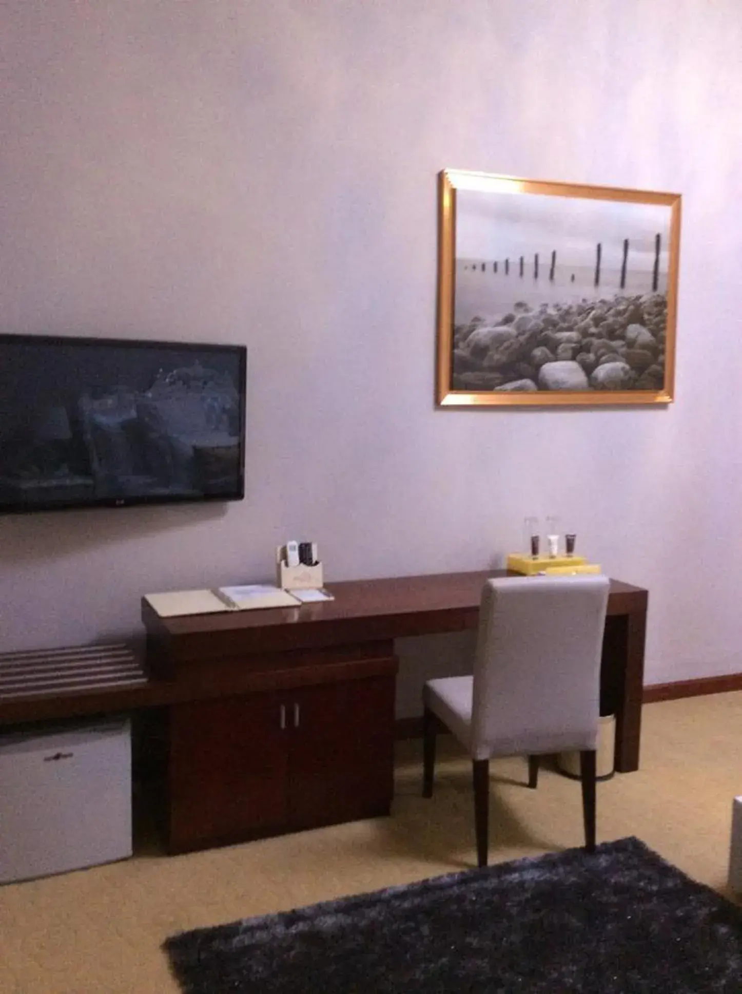 Double Room - Disability Access in Sherbourne Hotel Double Room - Disability Access in Sherbourne Hotel