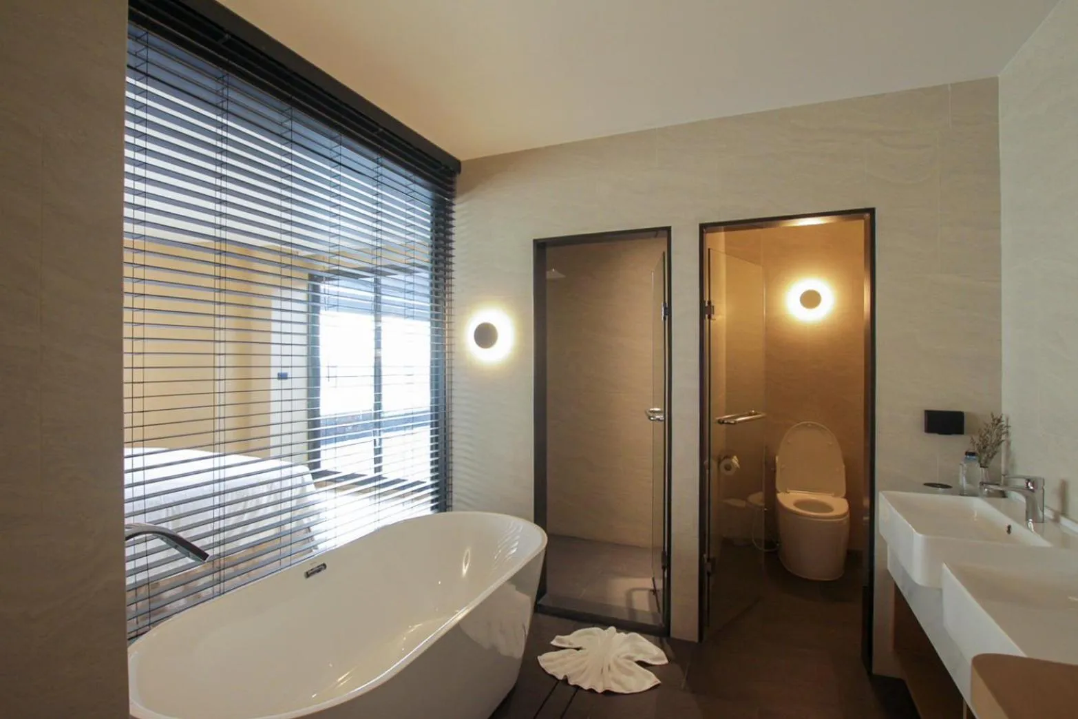 Shower in LePont Riverfront Resort Nongkhai