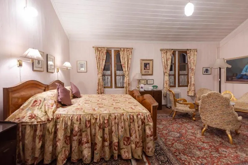 Bedroom in Windamere Hotel - A Colonial Heritage