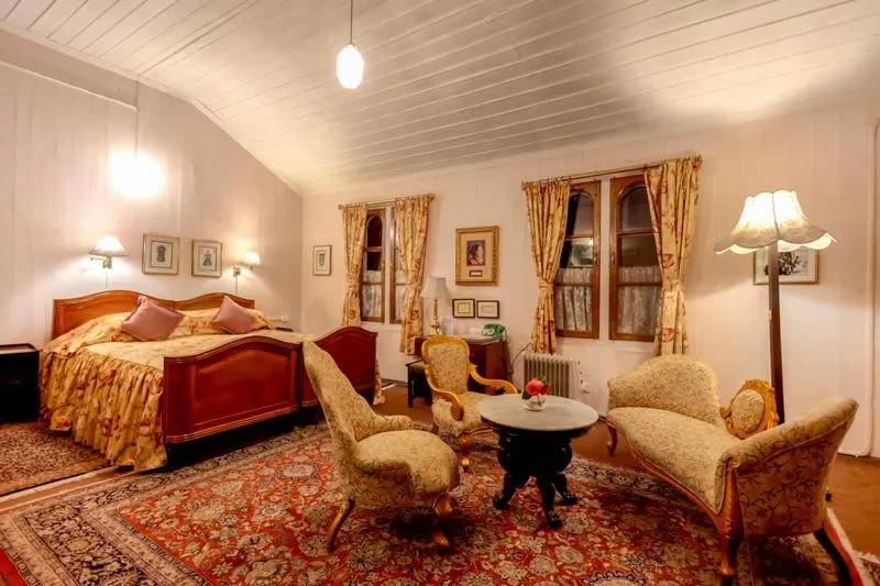 Bedroom in Windamere Hotel - A Colonial Heritage