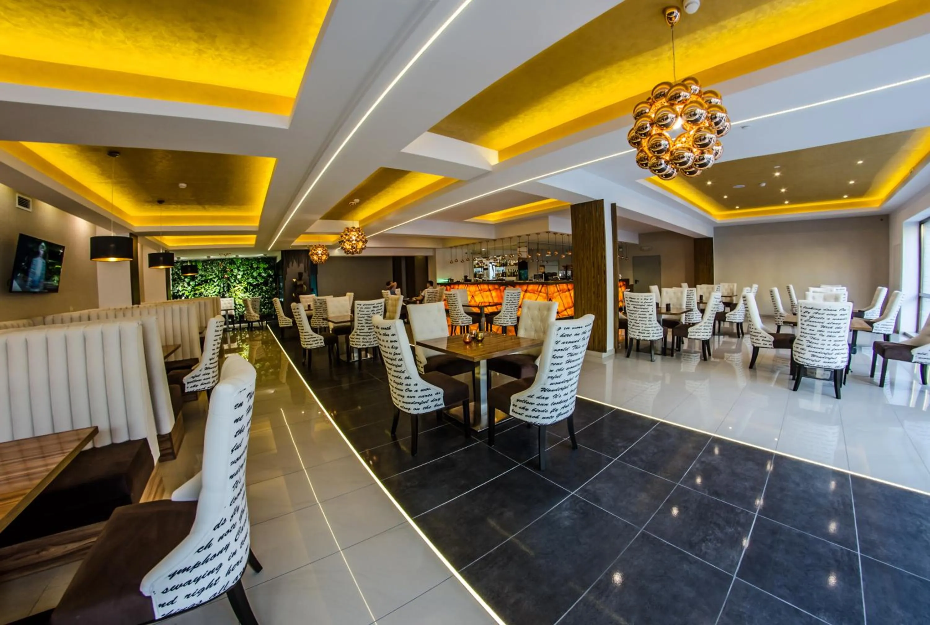 Restaurant/places to eat in Hotel Senator Konferencje & SPA