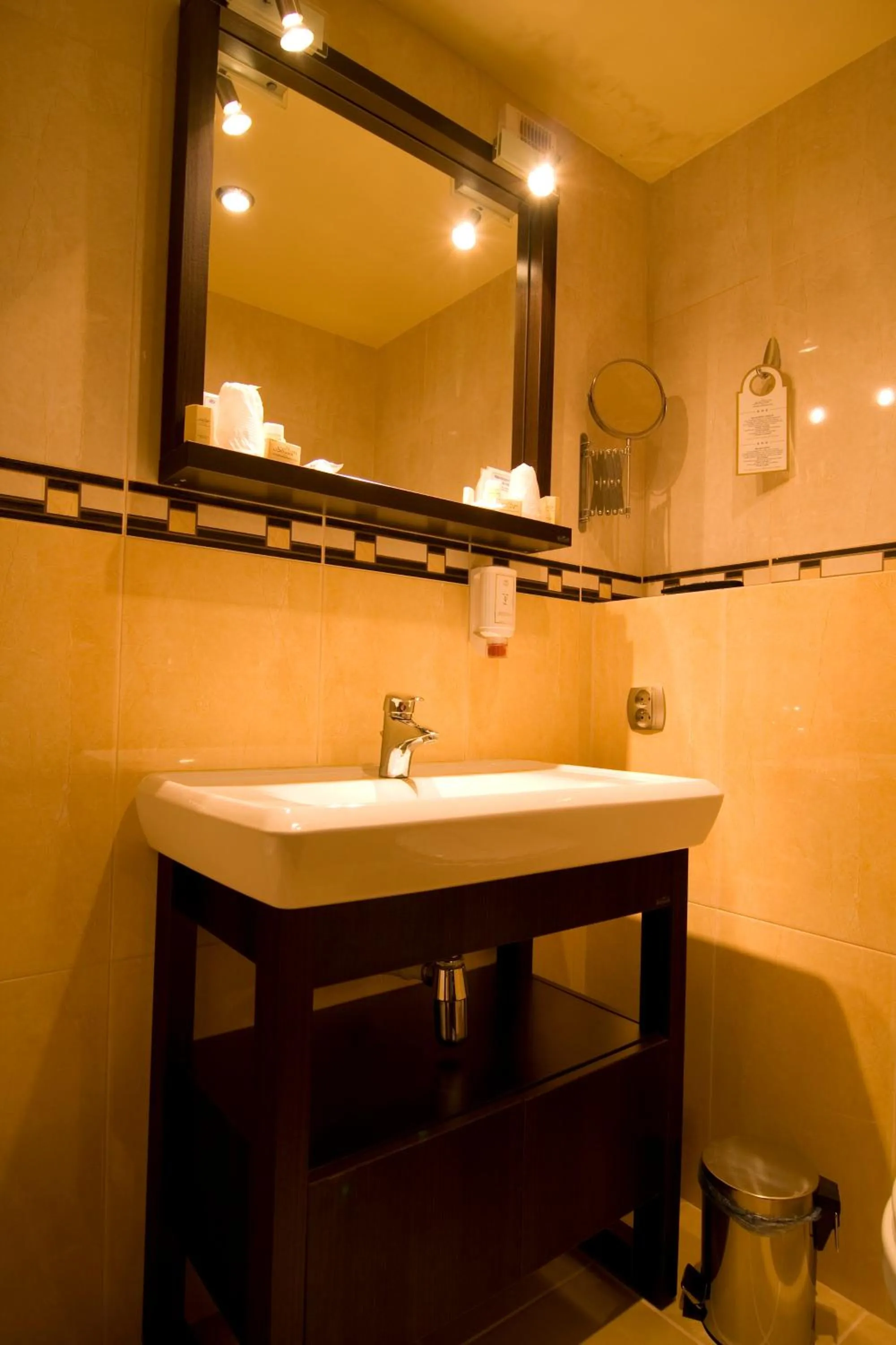 Bathroom in Hotel Senator Konferencje & SPA