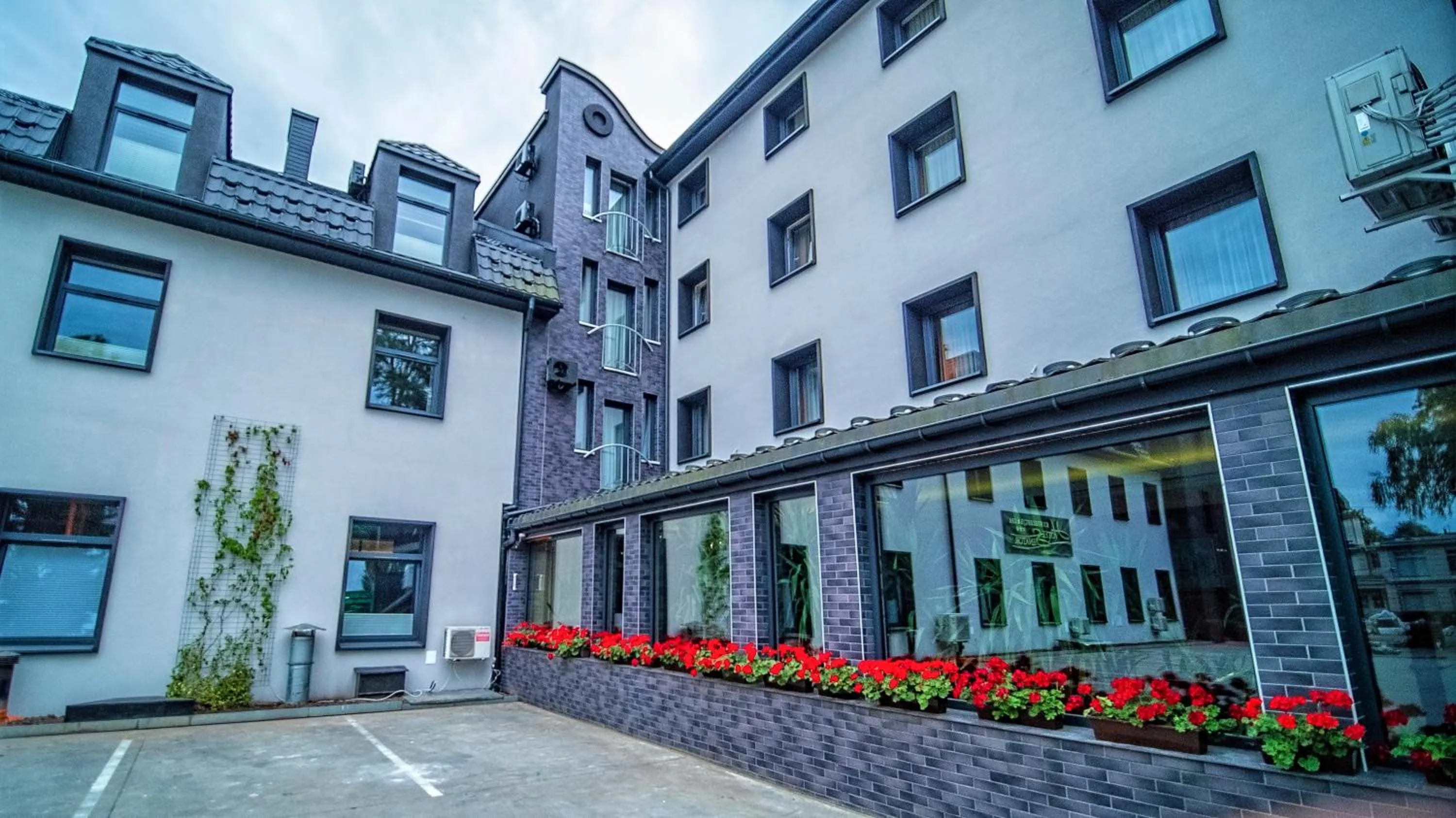Property building in Hotel Senator Konferencje & SPA