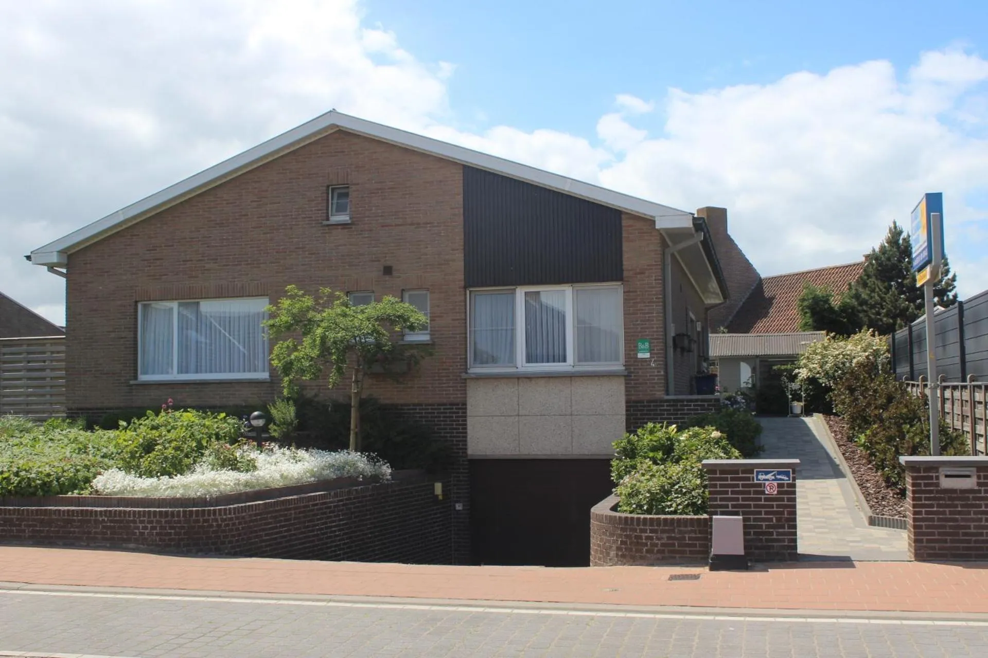 Facade/entrance in B&B Vanloo