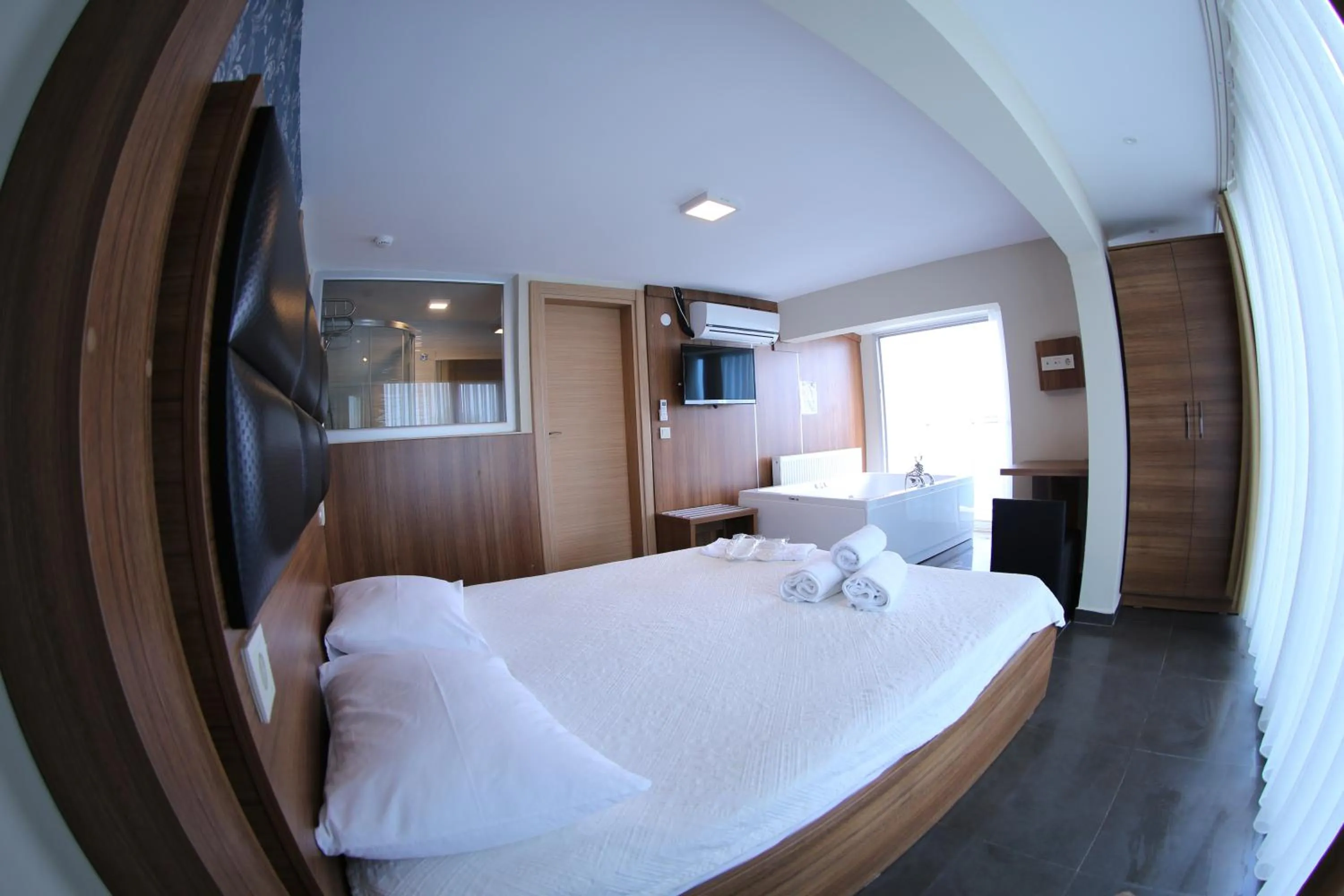 Photo of the whole room, Bed in Bayraktar Hotel