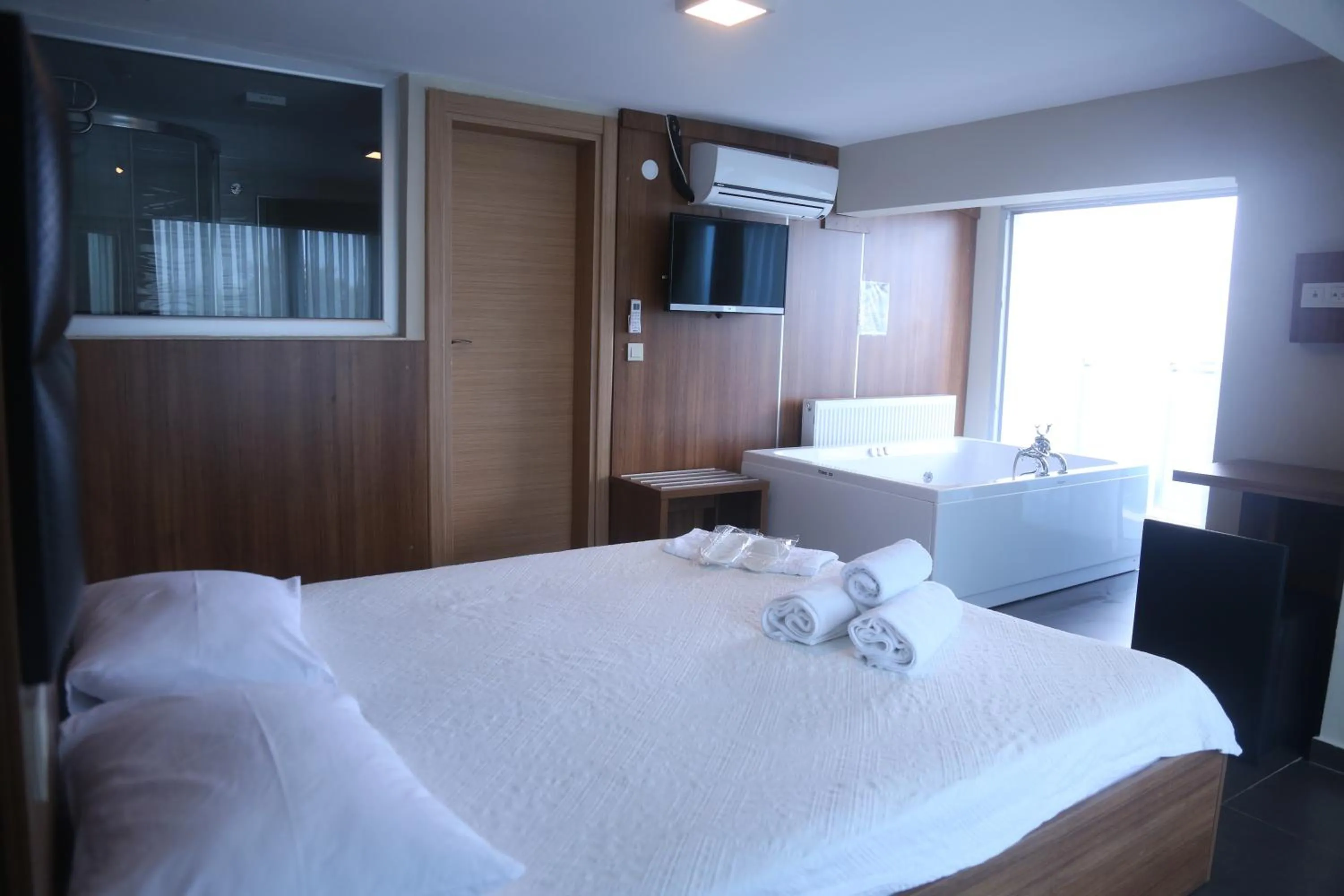 Photo of the whole room, Bed in Bayraktar Hotel