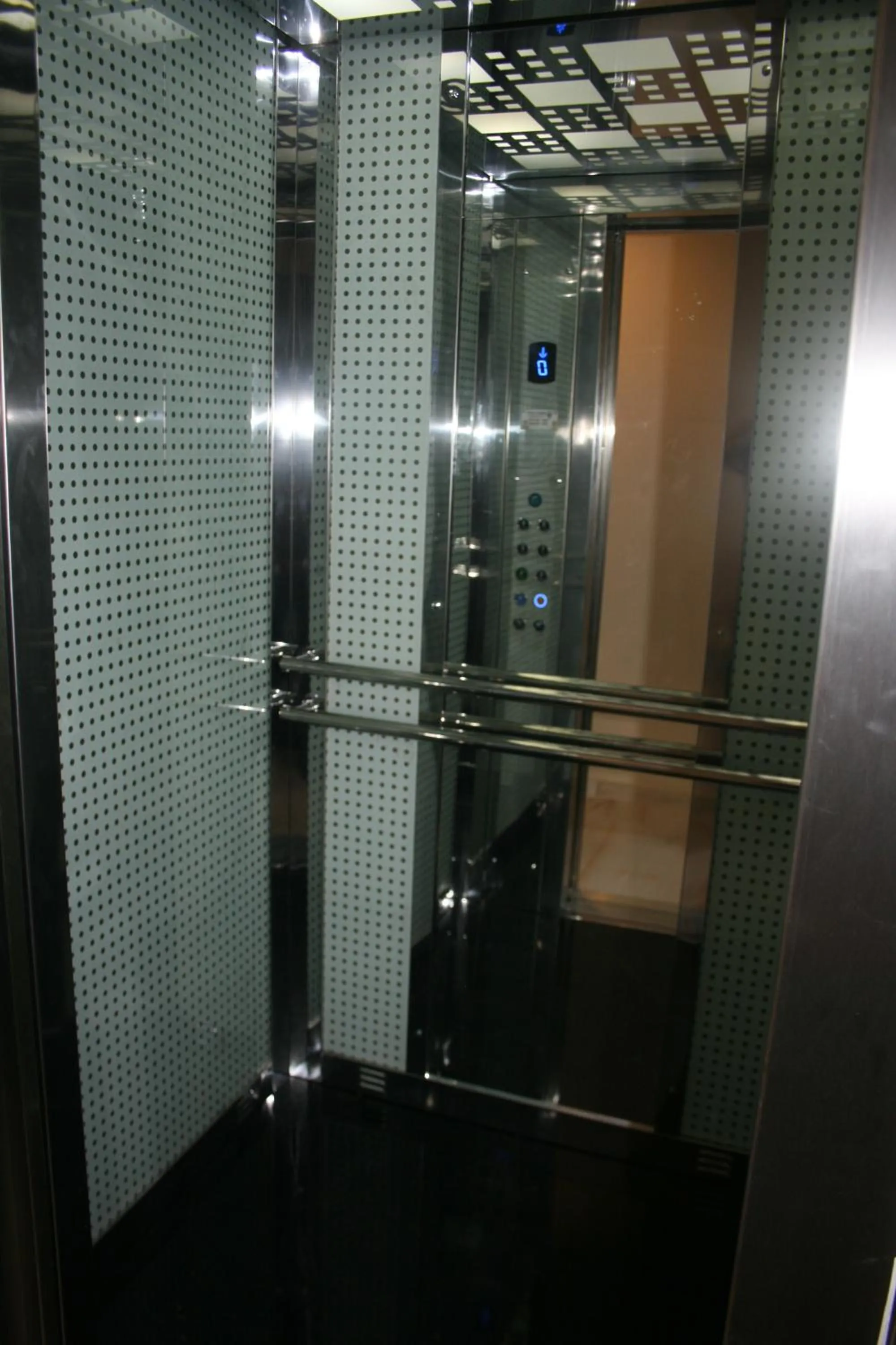 Decorative detail in Bayraktar Hotel